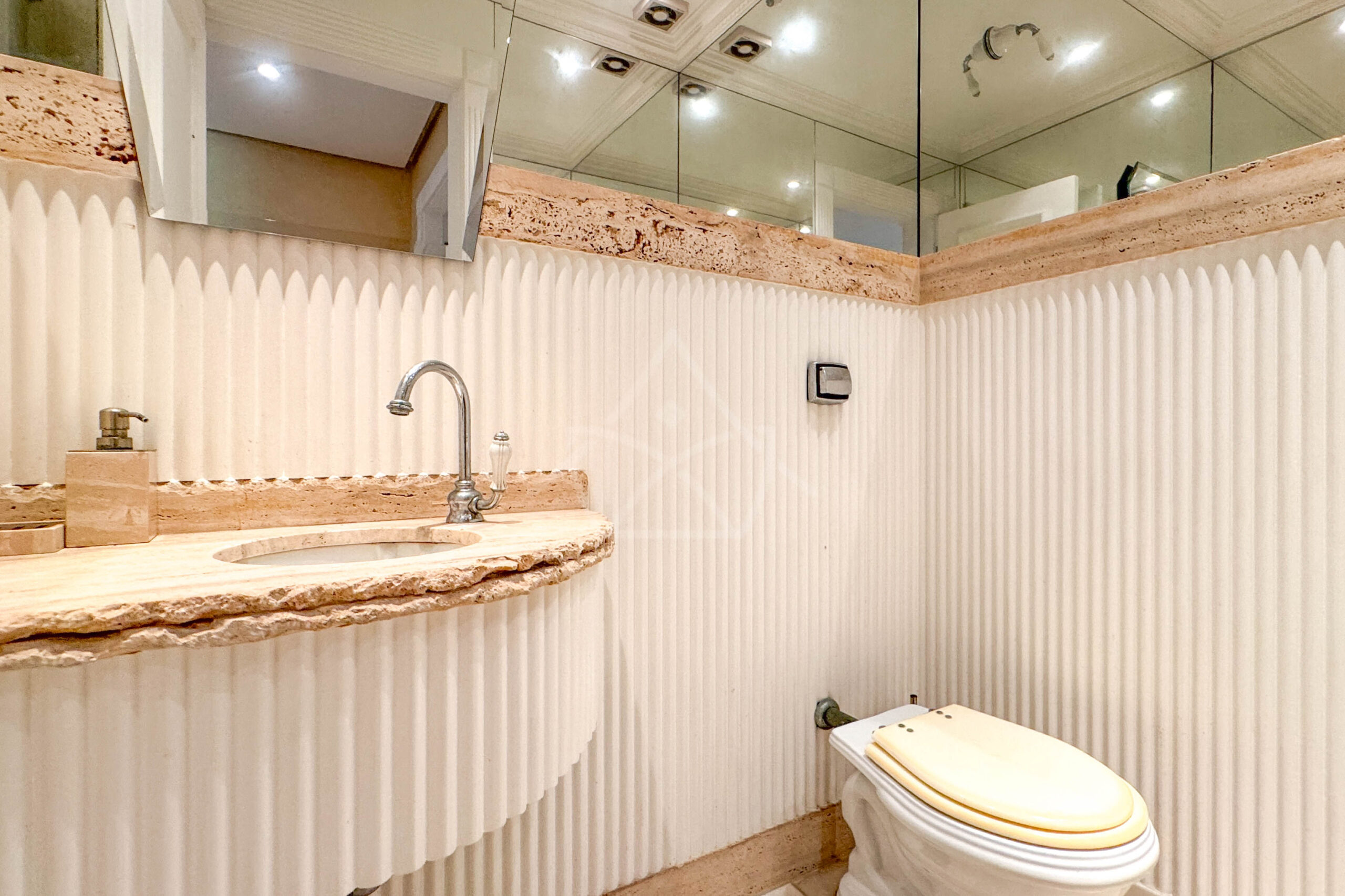 Casa Duplex à Venda no Lafayette, na Barra da Tijuca - RH1485