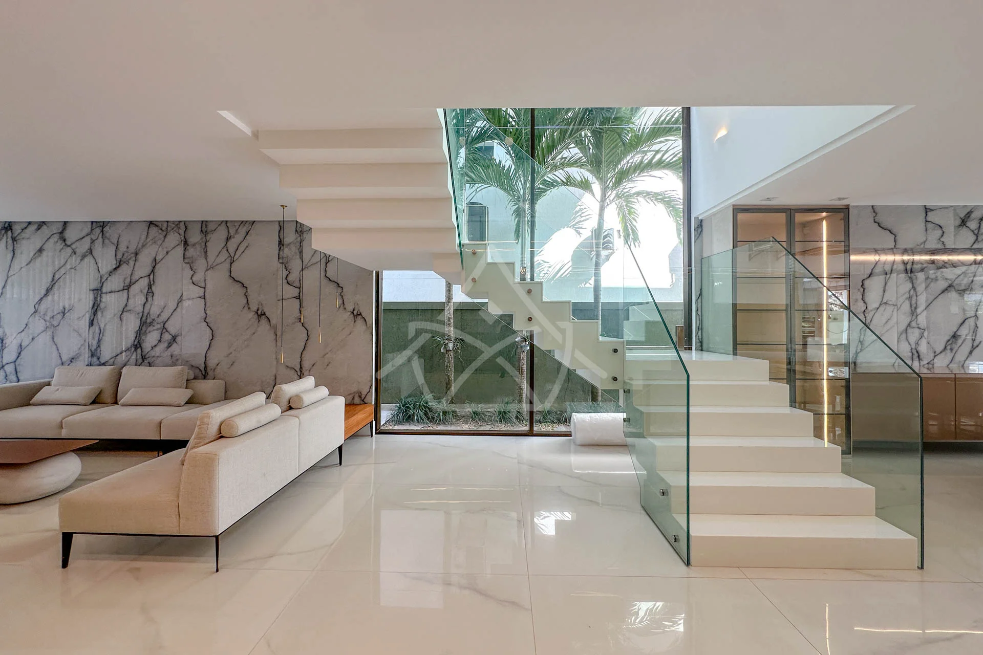 Casa com Vista para Lagoa à Venda com 5 Suítes