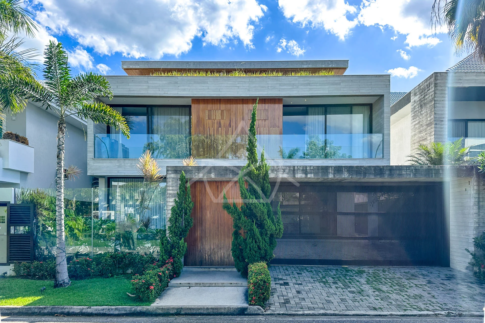 Casa com Vista para Lagoa à Venda com 5 Suítes