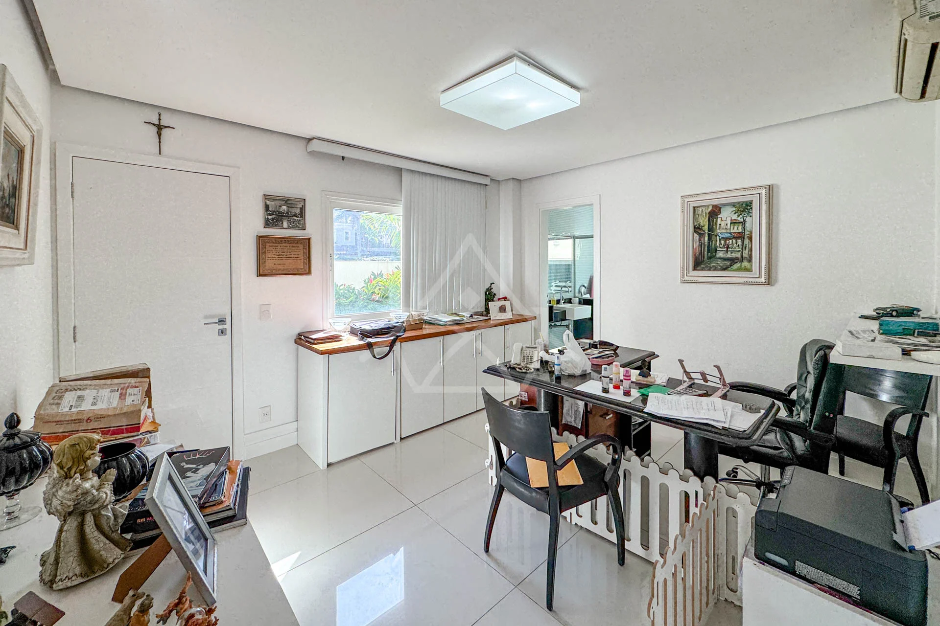 Casa com Suítes Térreas à Venda na Barra da Tijuca