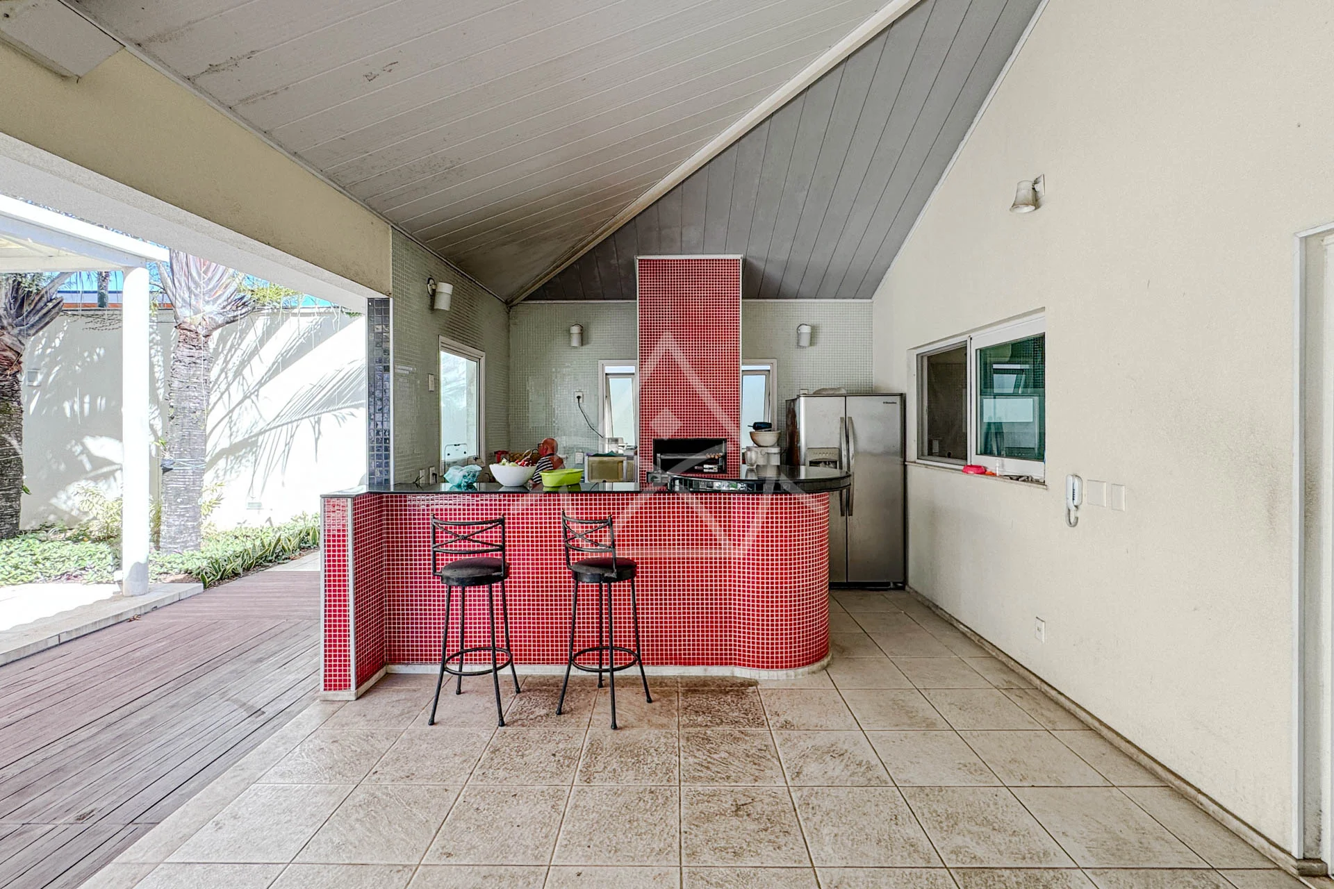 Casa com Suítes Térreas à Venda na Barra da Tijuca