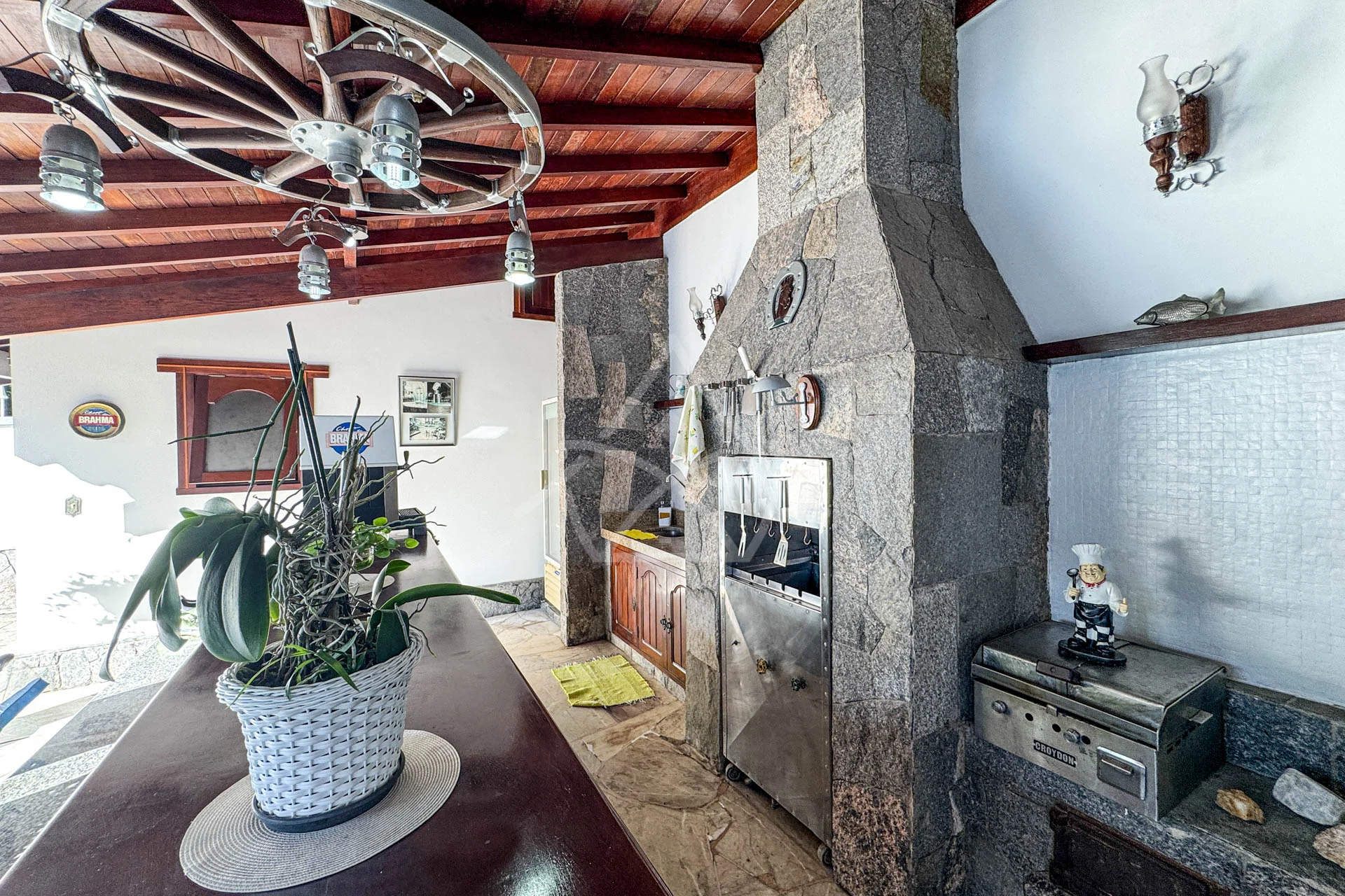 Casa com Terreno Grande