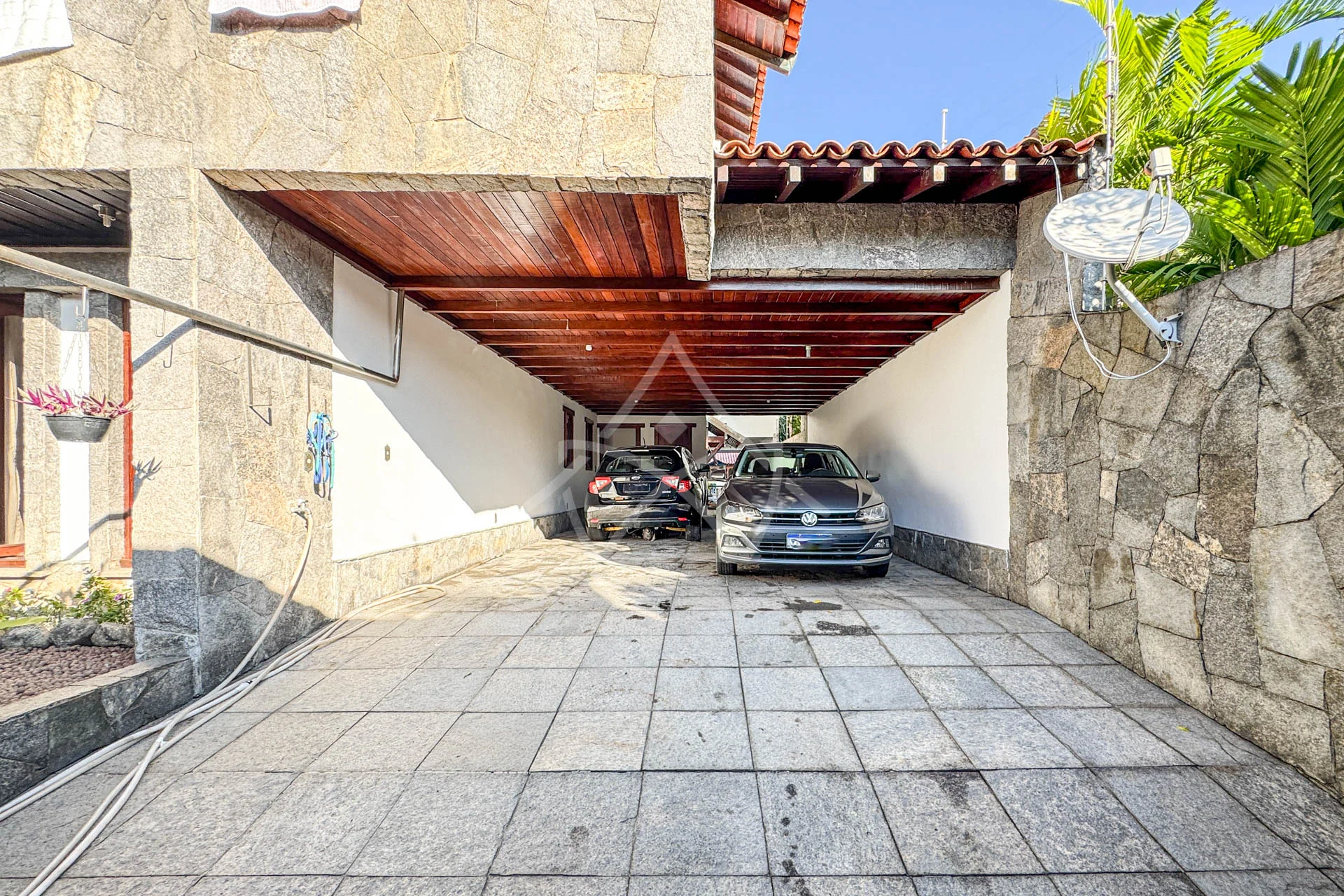 Casa com Terreno Grande
