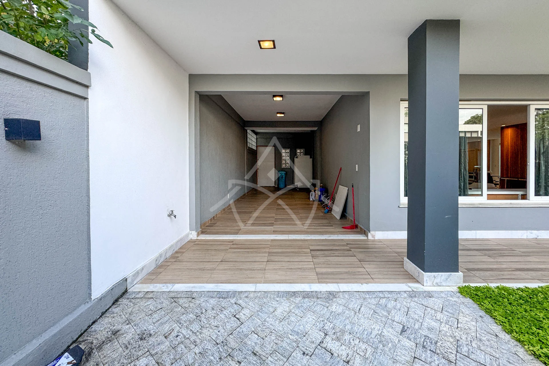 Casa com Sala de Jogos à Venda