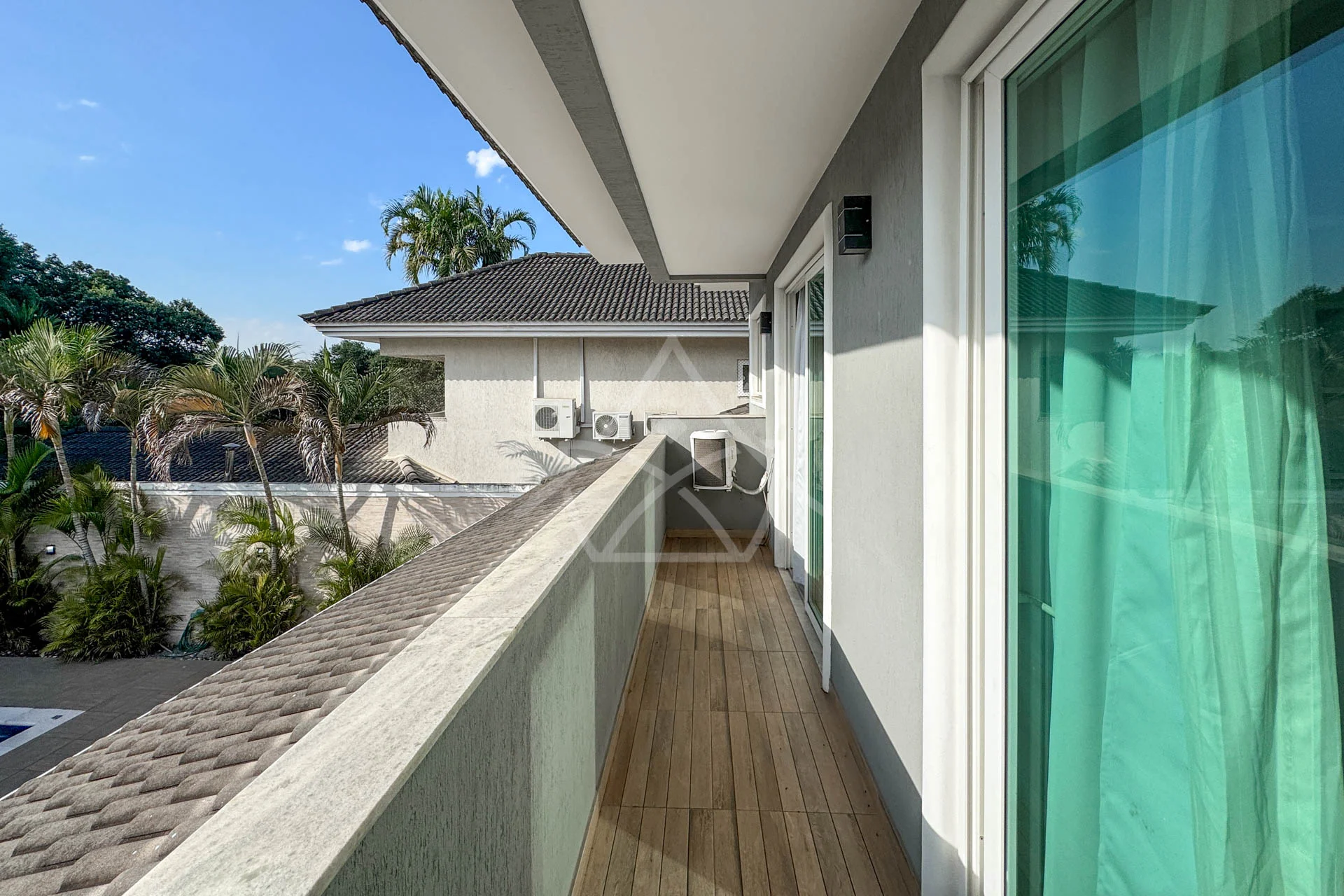 Casa com Sala de Jogos à Venda