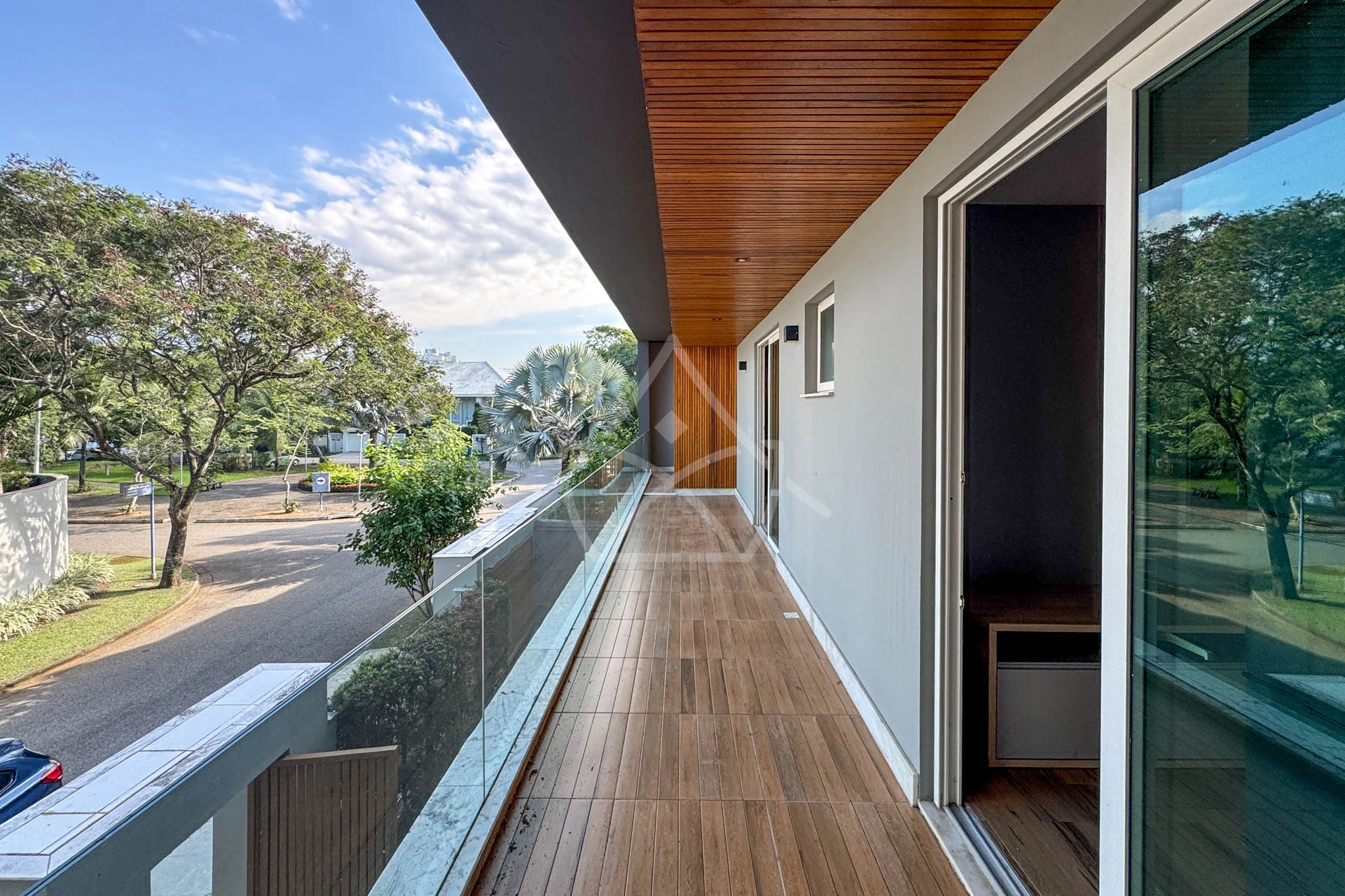 Casa com Sala de Jogos à Venda
