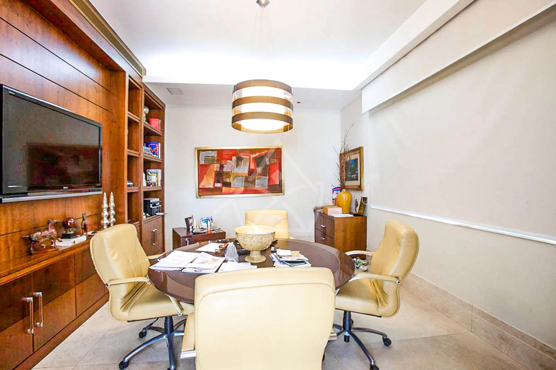 Casa com Amplo Terreno à Venda