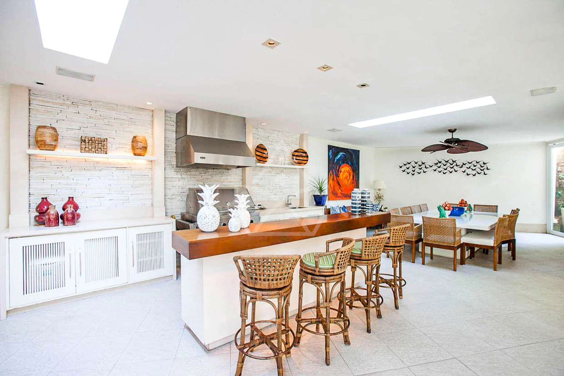 Casa com Amplo Terreno à Venda