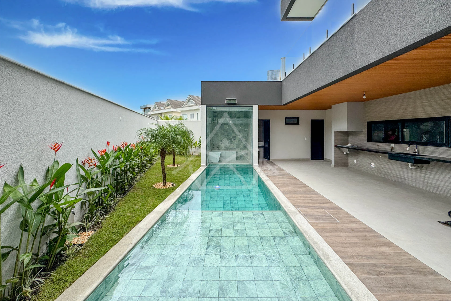 Casa com Elevador à Venda