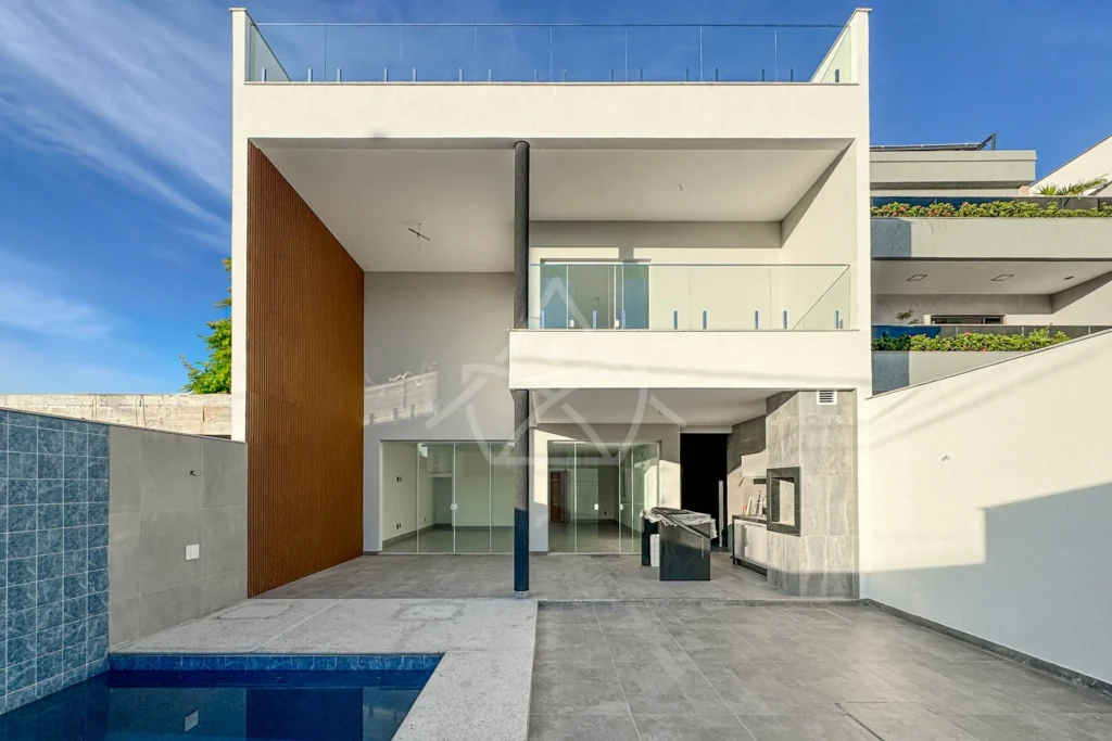 Casa Triplex com Energia Solar
