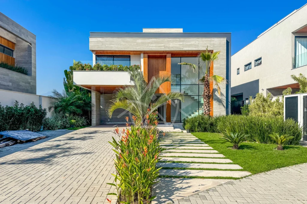 Casa Contemporânea à Venda na Barra da Tijuca