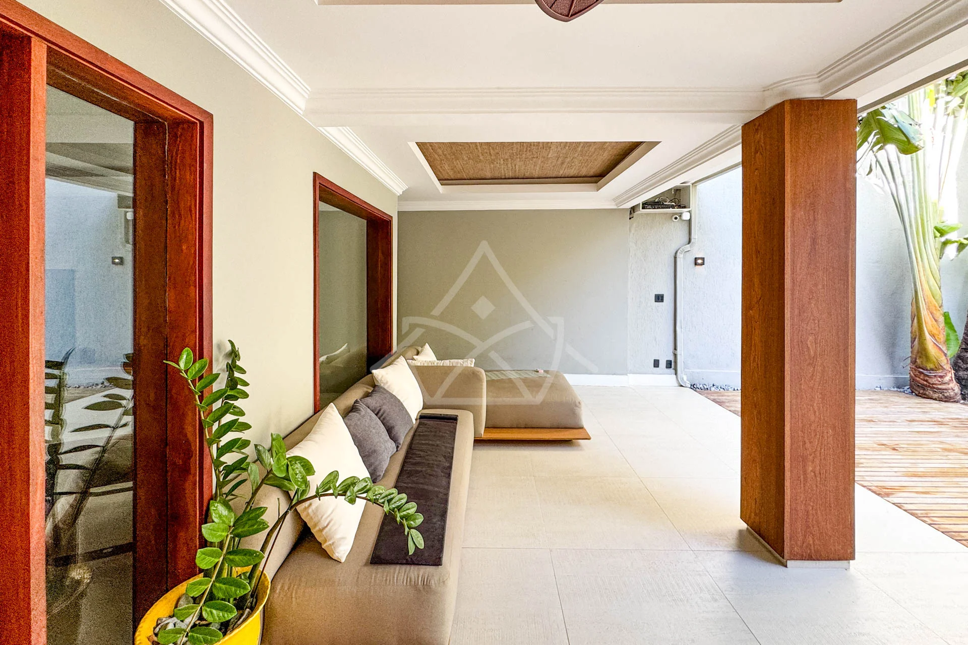 Casa com Paisagismo à Venda na Barra da Tijuca