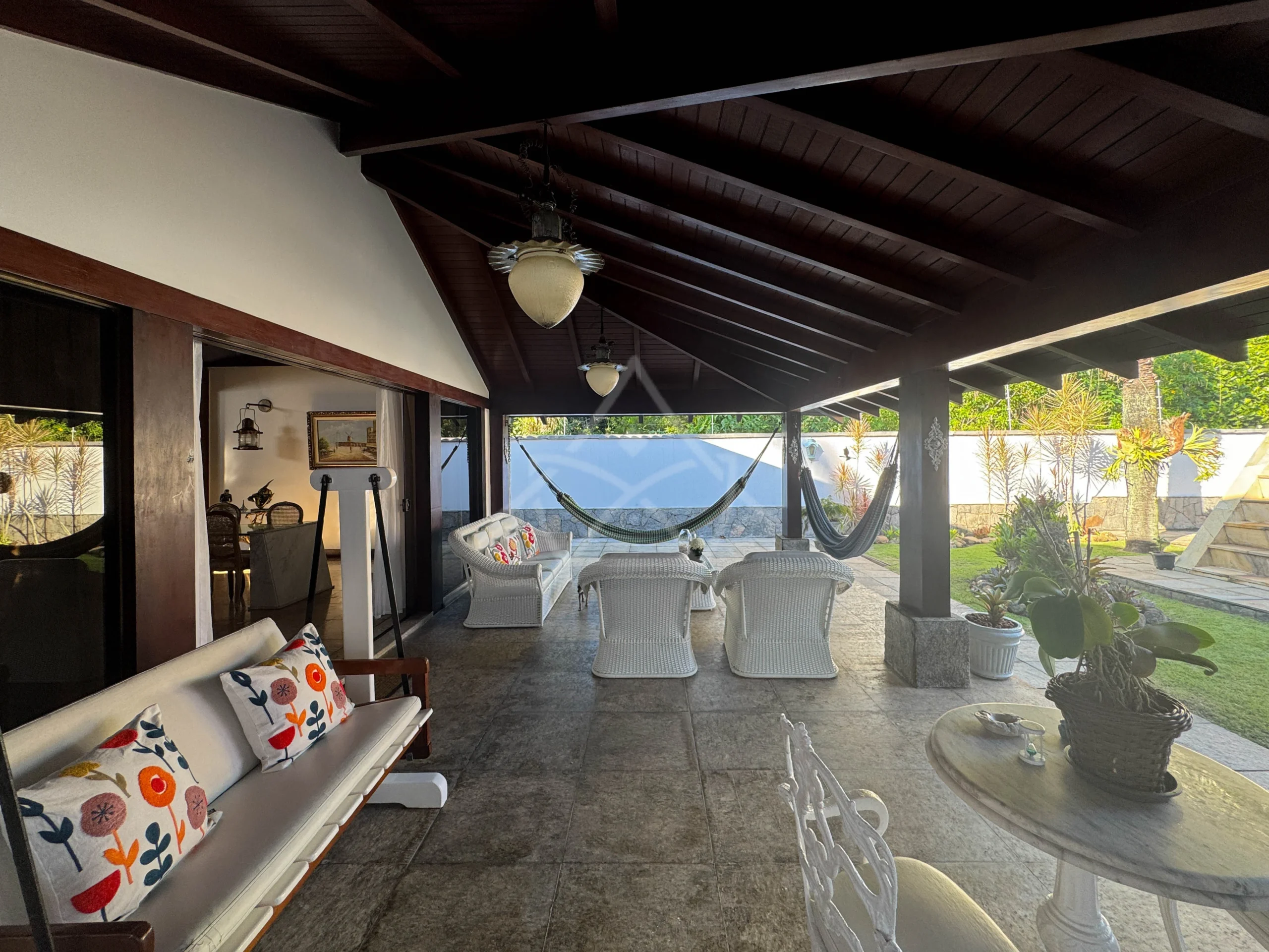 Casa com Terreno Grande