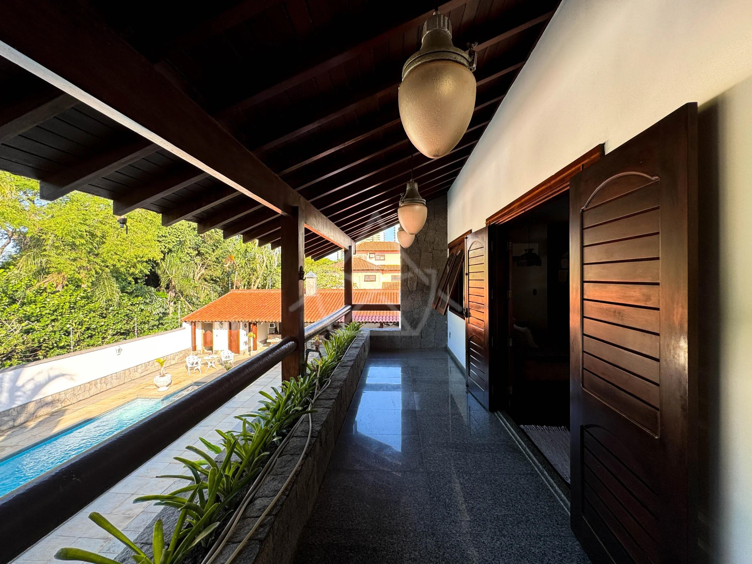 Casa com Terreno Grande