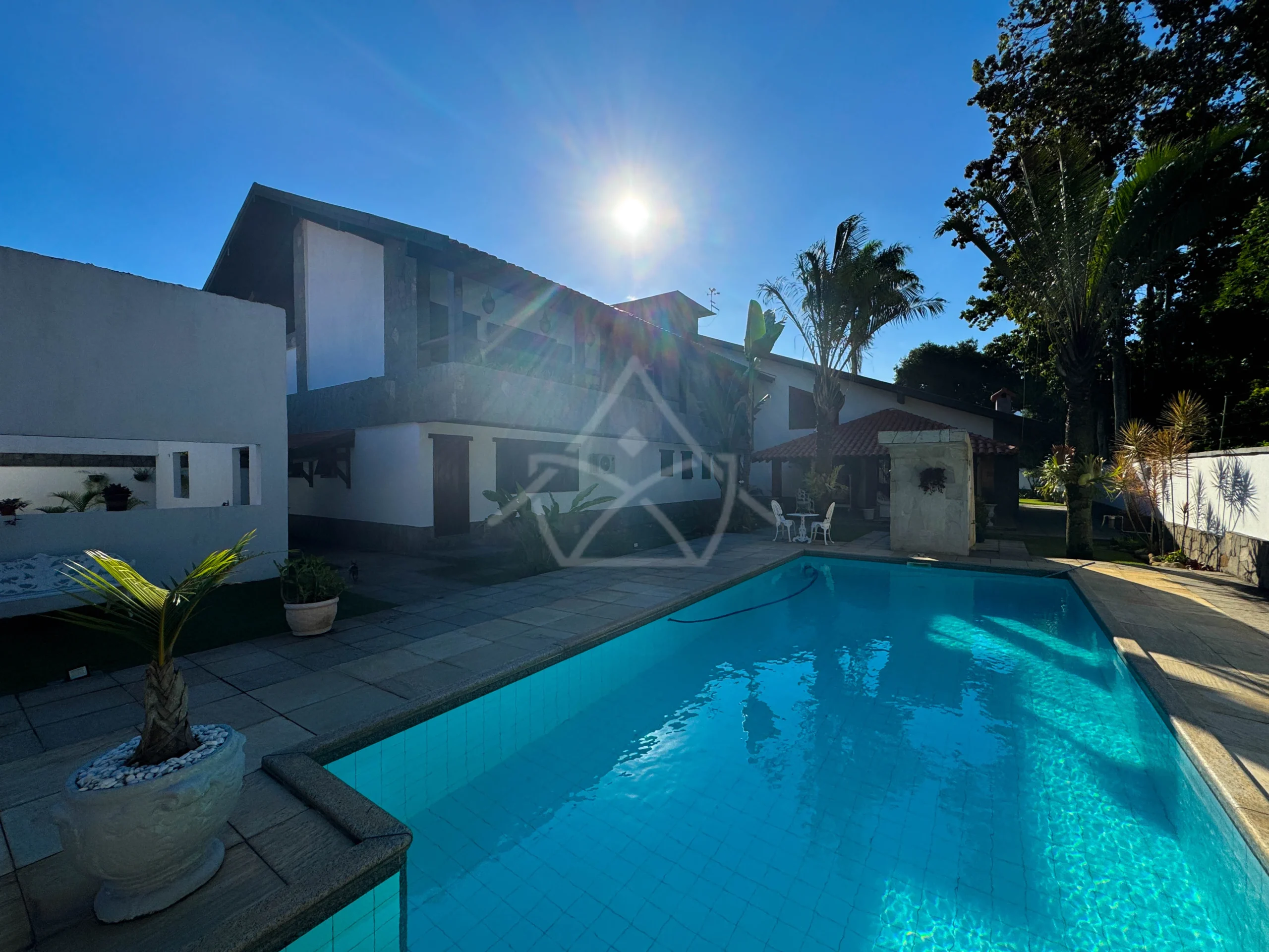 Casa com Terreno Grande