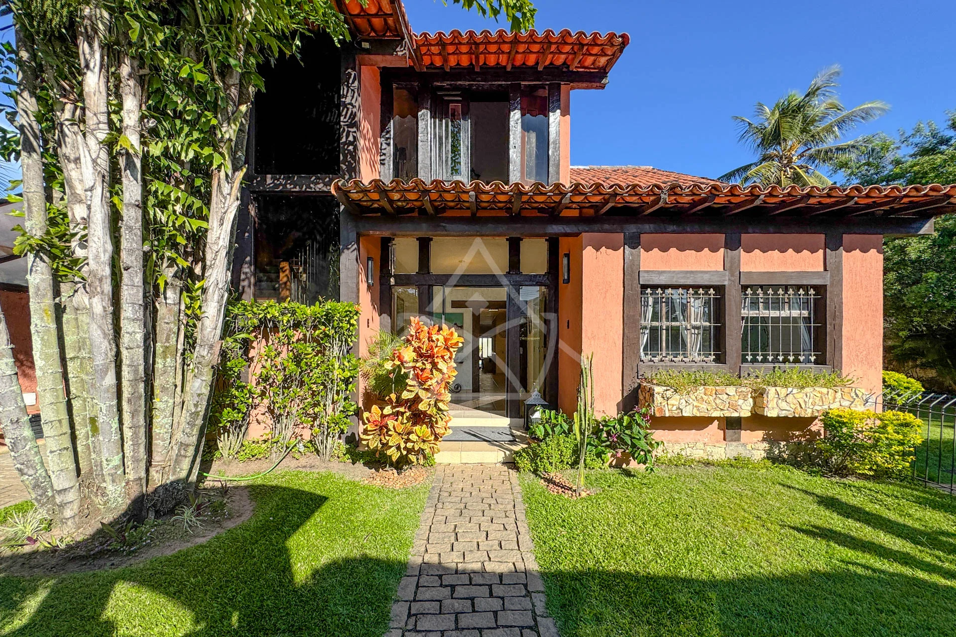 Casa com Salão de Jogos