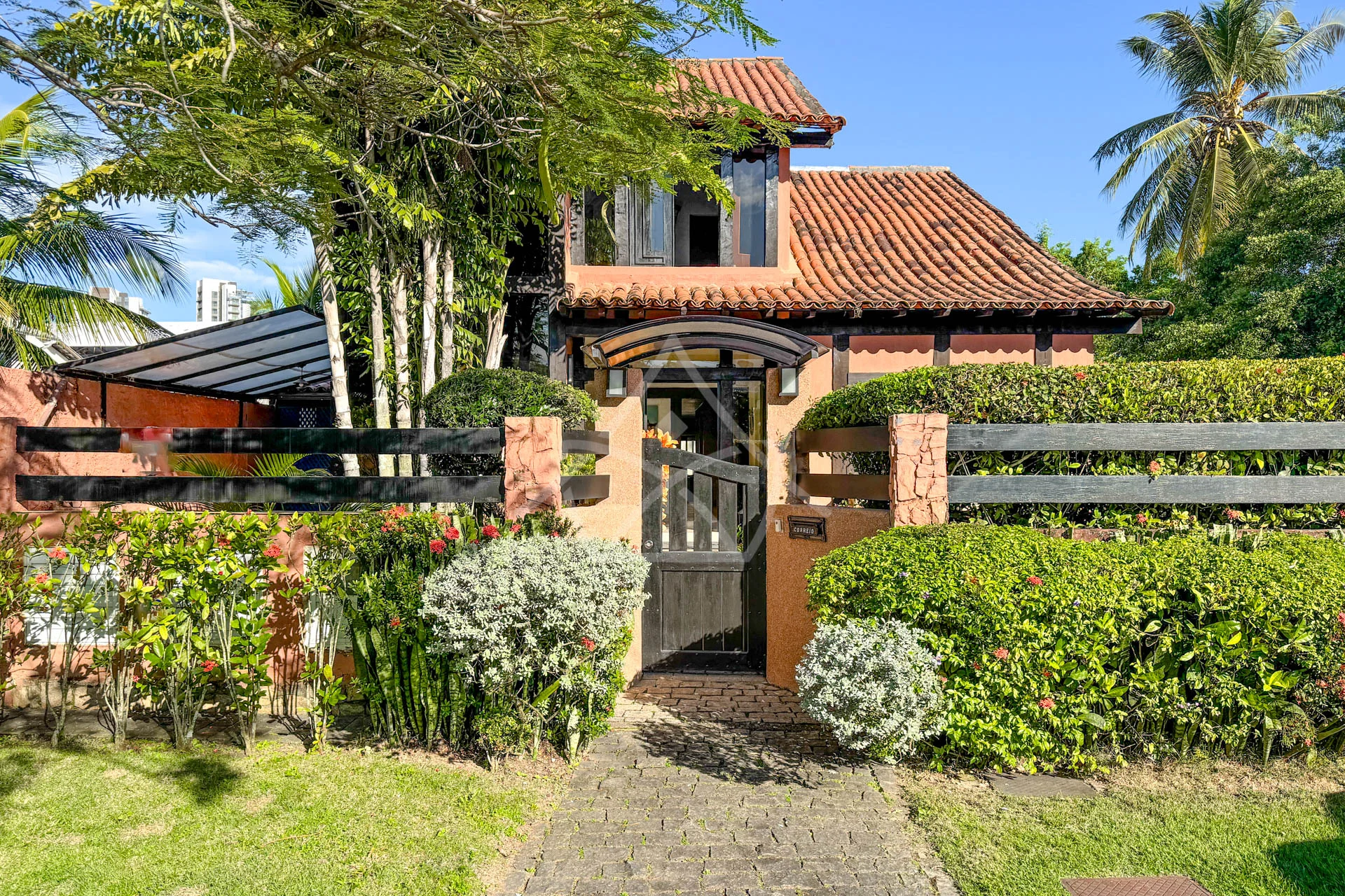 Casa com Salão de Jogos