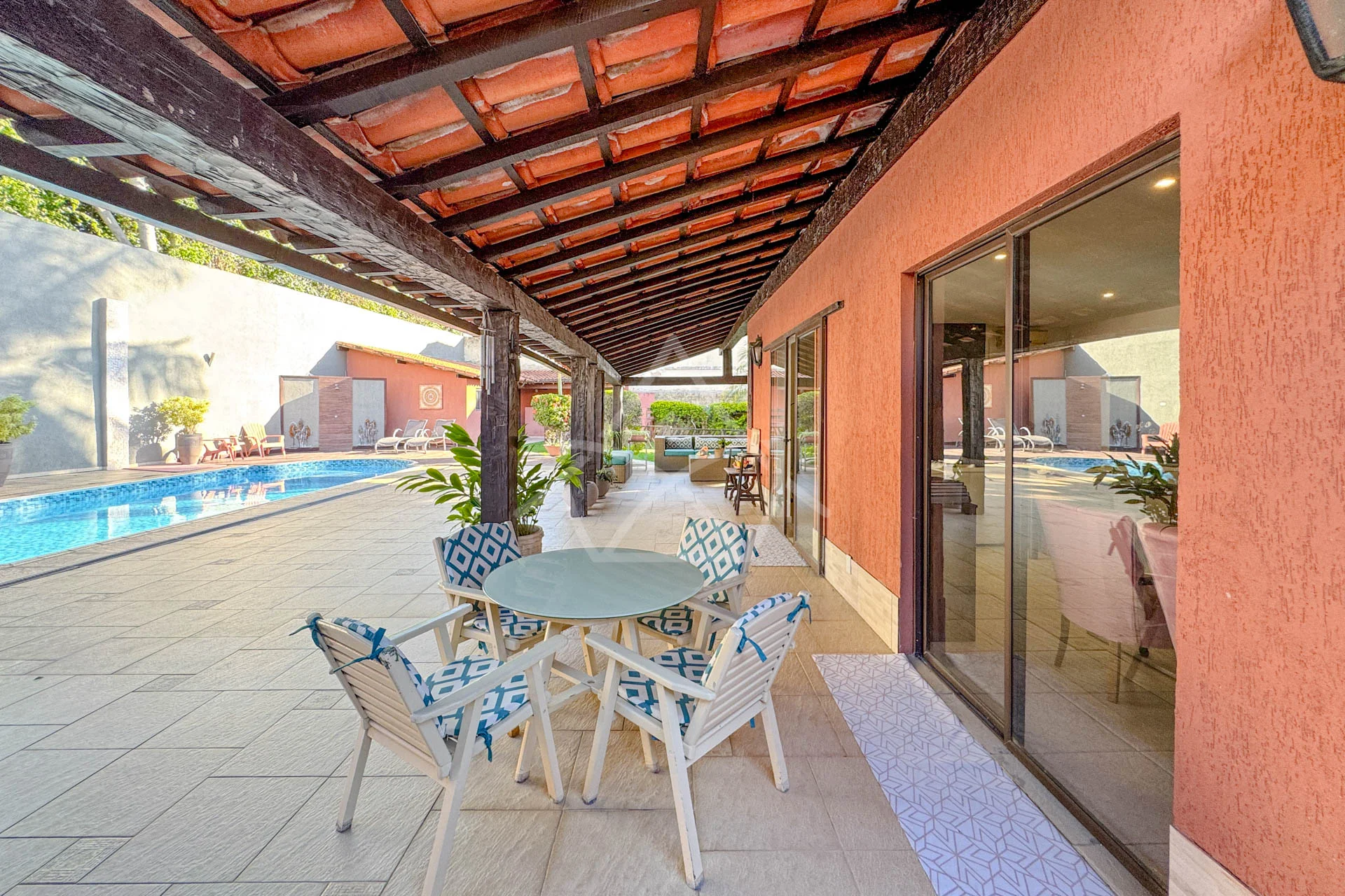 Casa com Salão de Jogos