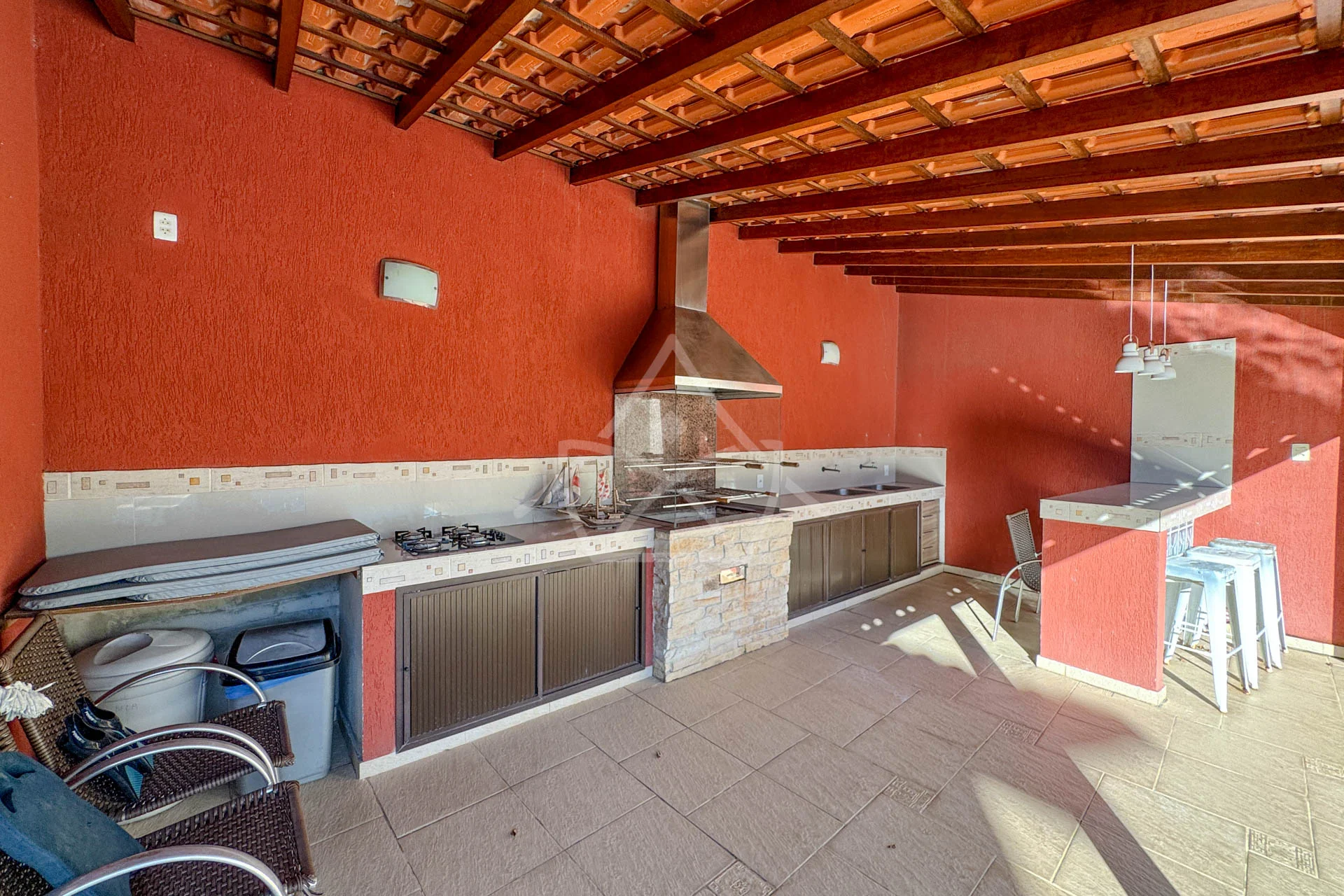 Casa com Salão de Jogos