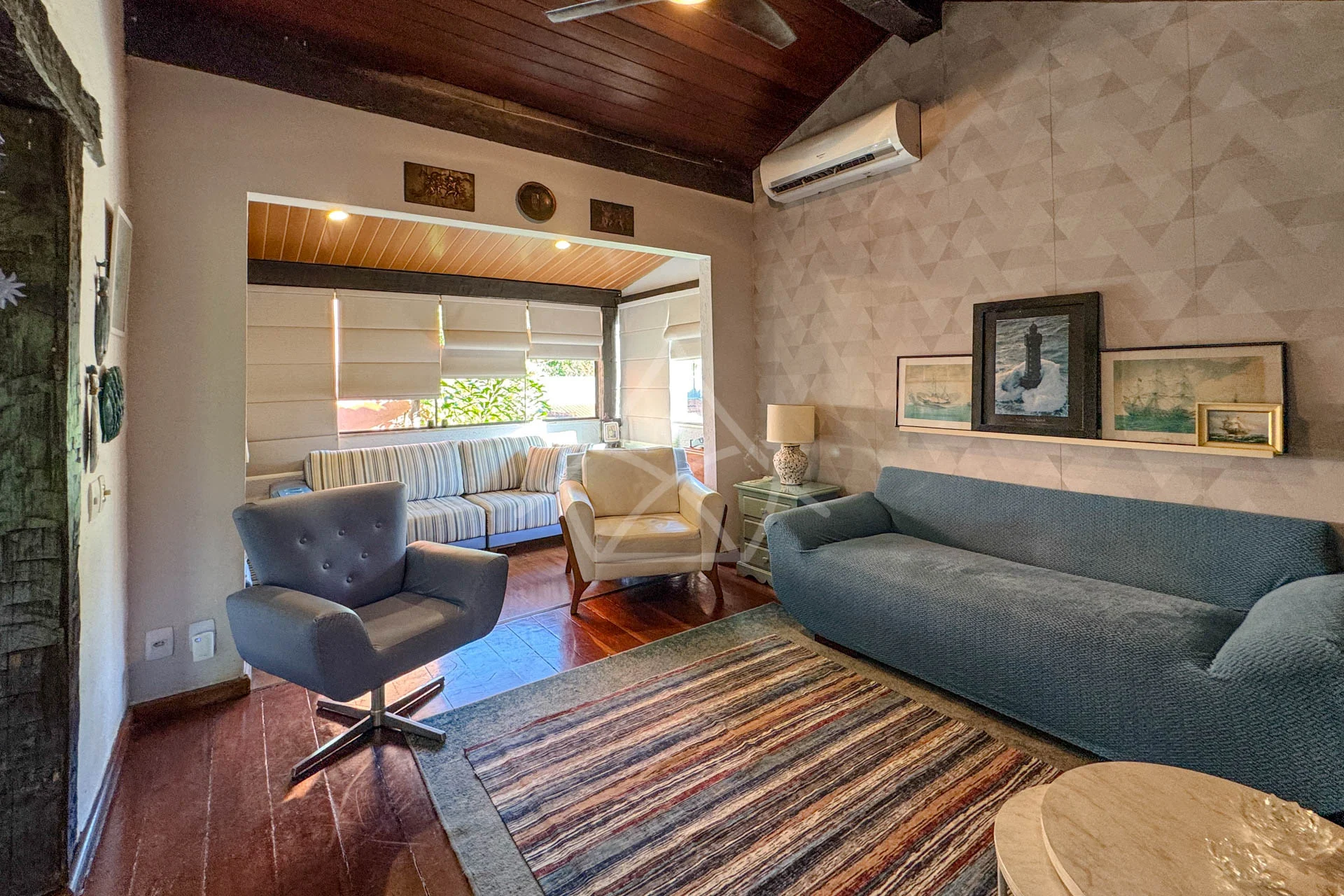Casa com Salão de Jogos