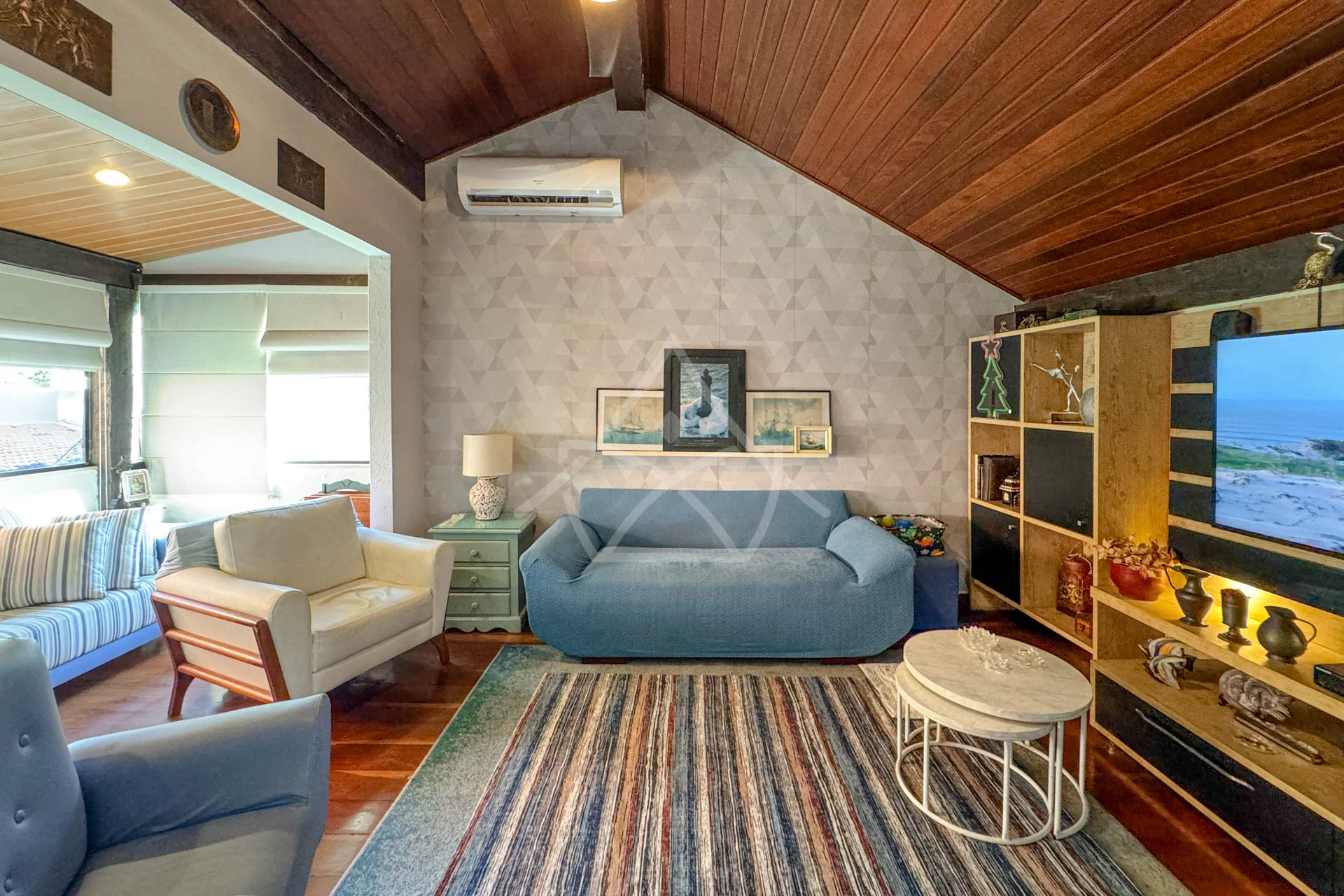 Casa com Salão de Jogos