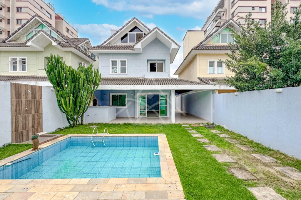 Casa Triplex com Sótão à Venda Recreio dos Bandeirantes