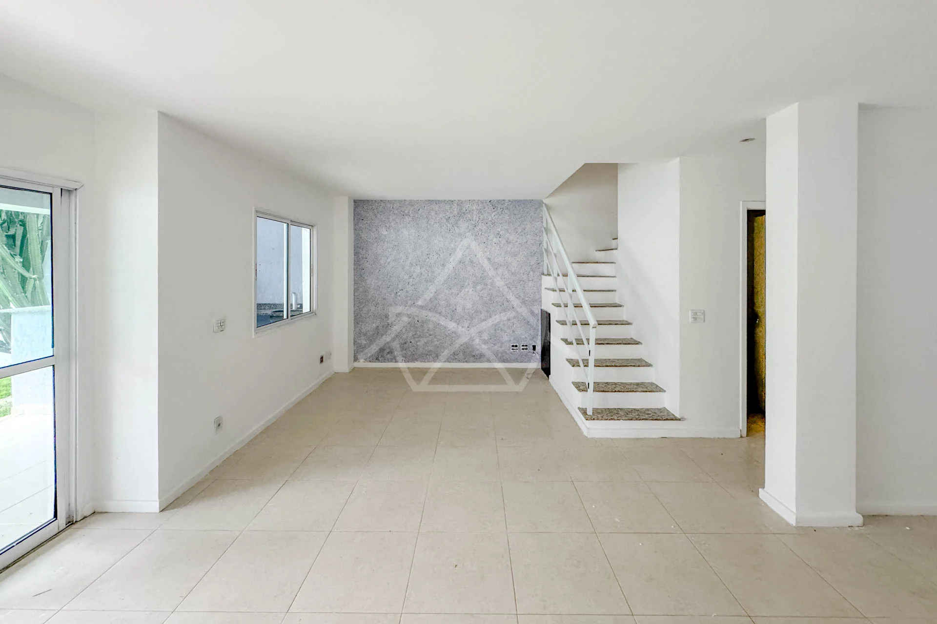 Casa Triplex com Sótão à Venda Recreio dos Bandeirantes