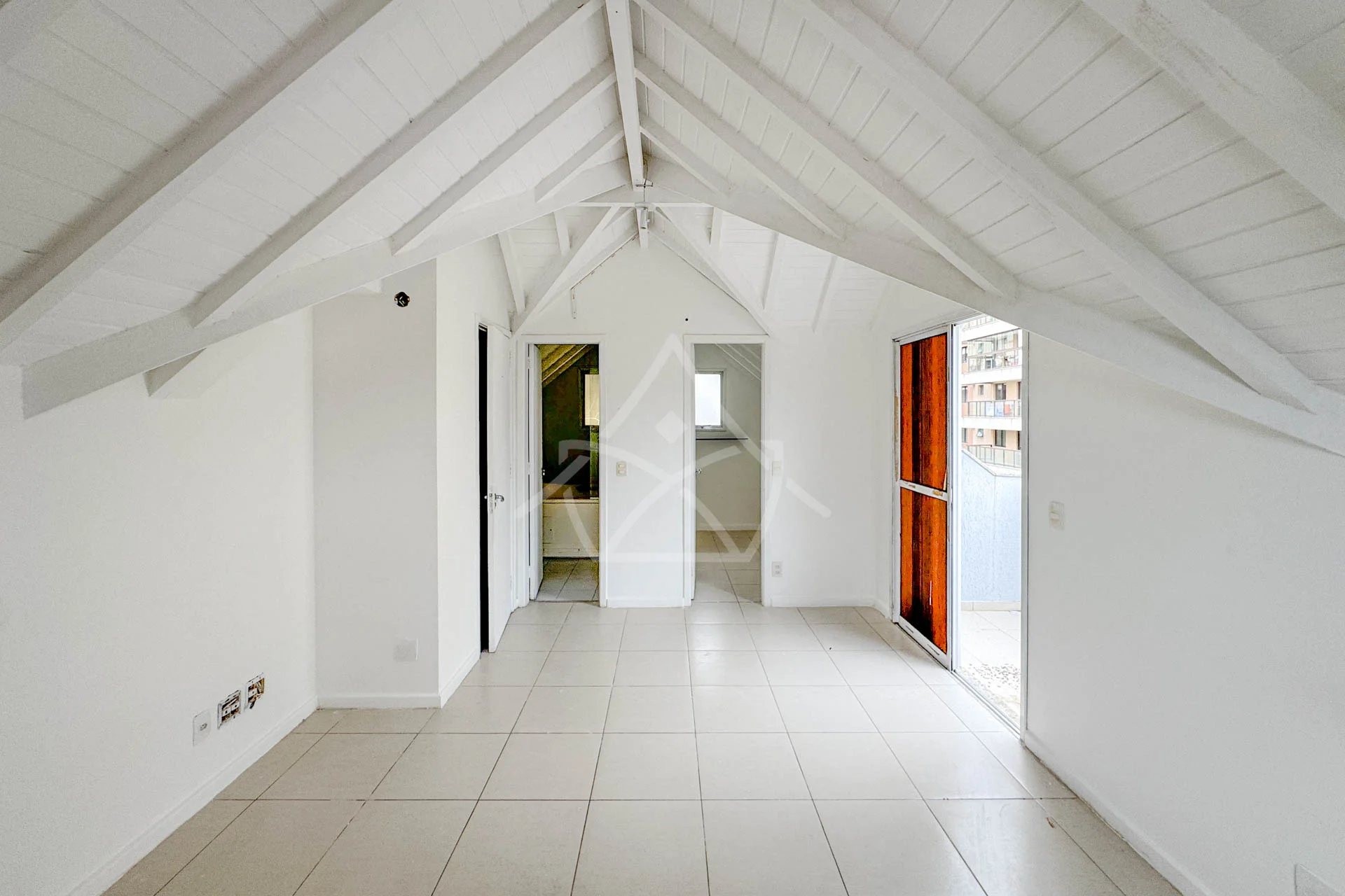 Casa Triplex com Sótão à Venda Recreio dos Bandeirantes