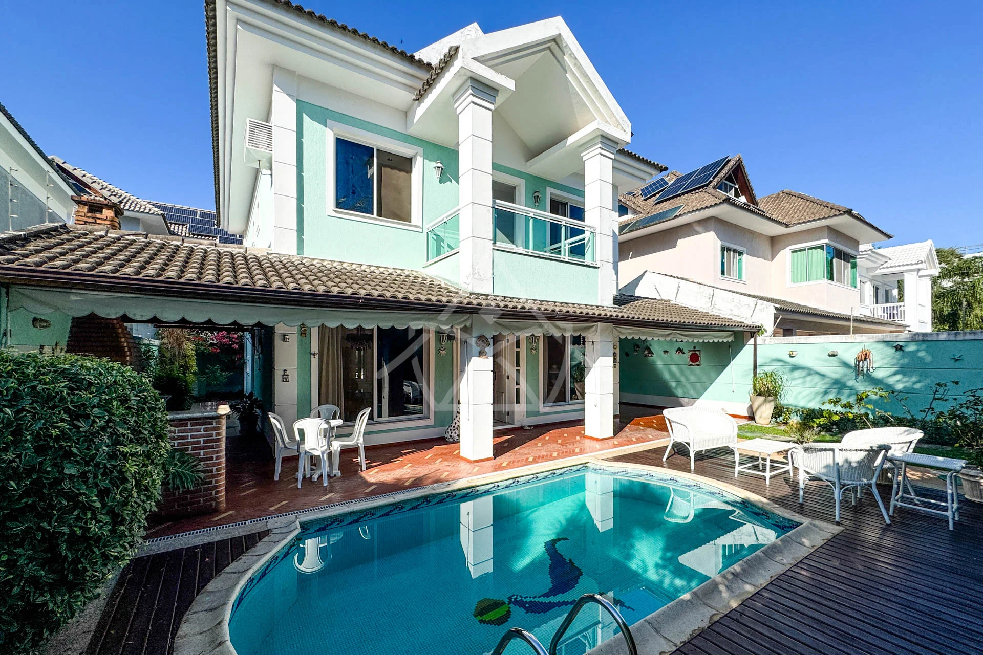 Casa Clássica com Sótão