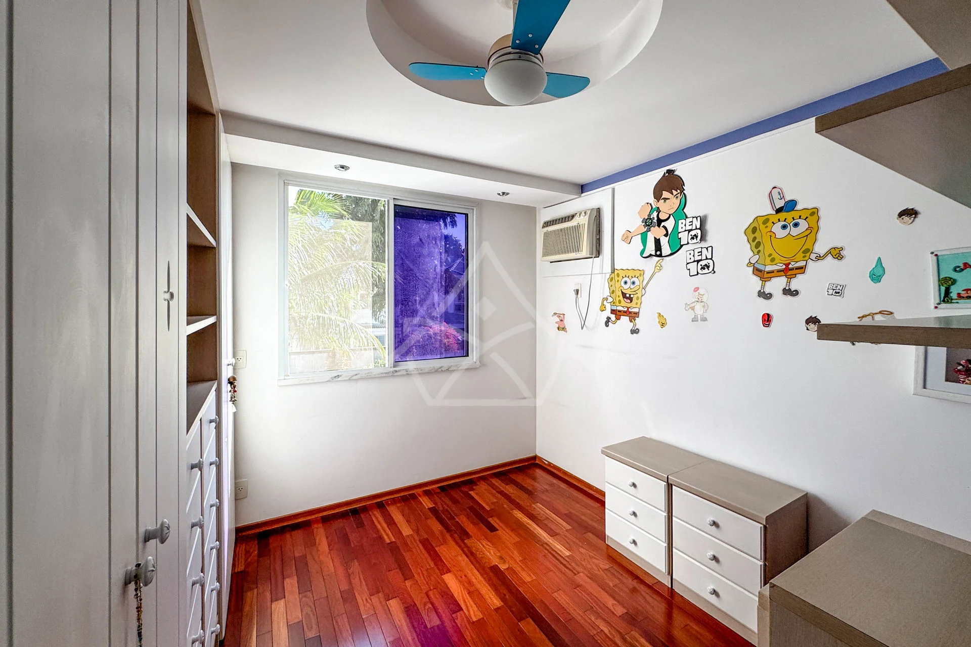 Casa Clássica com Sótão