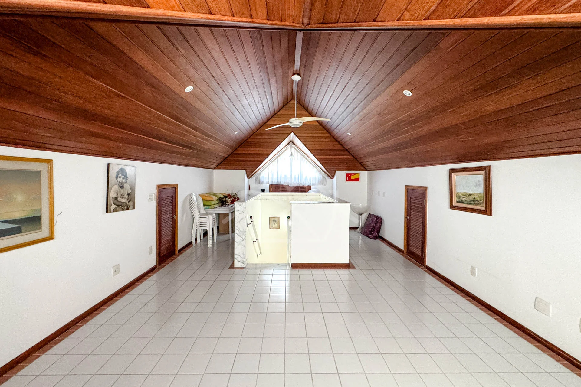 Casa Clássica com Sótão