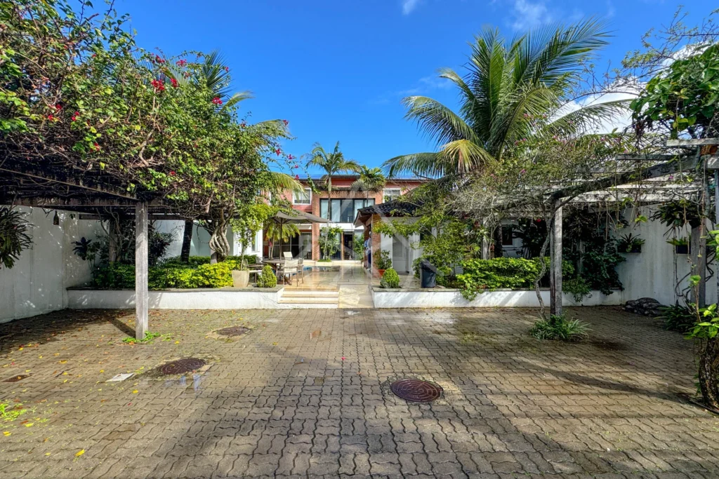 Casa com 9 Suítes no Recreio dos Bandeirantes
