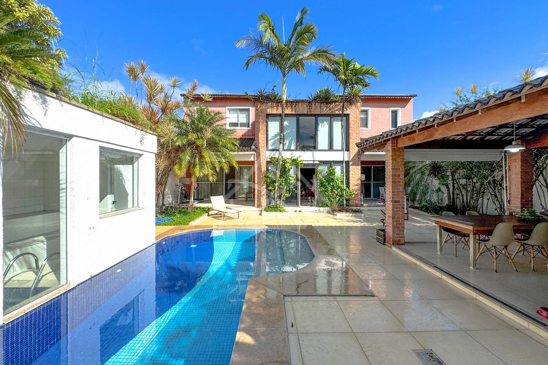 Casa com 9 Suítes no Recreio dos Bandeirantes