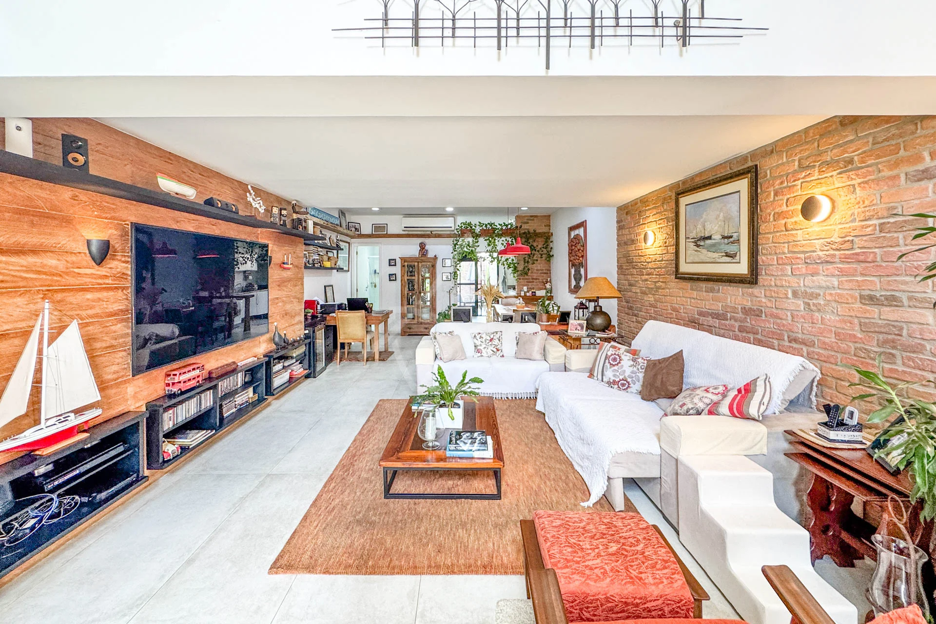Casa com 9 Suítes no Recreio dos Bandeirantes