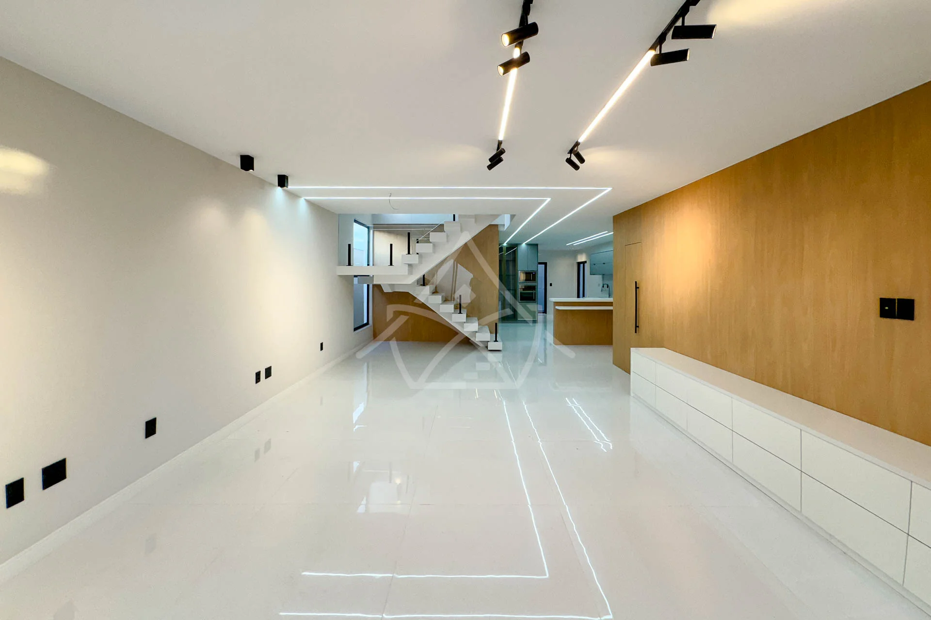 Casa com 3 Suítes à Venda