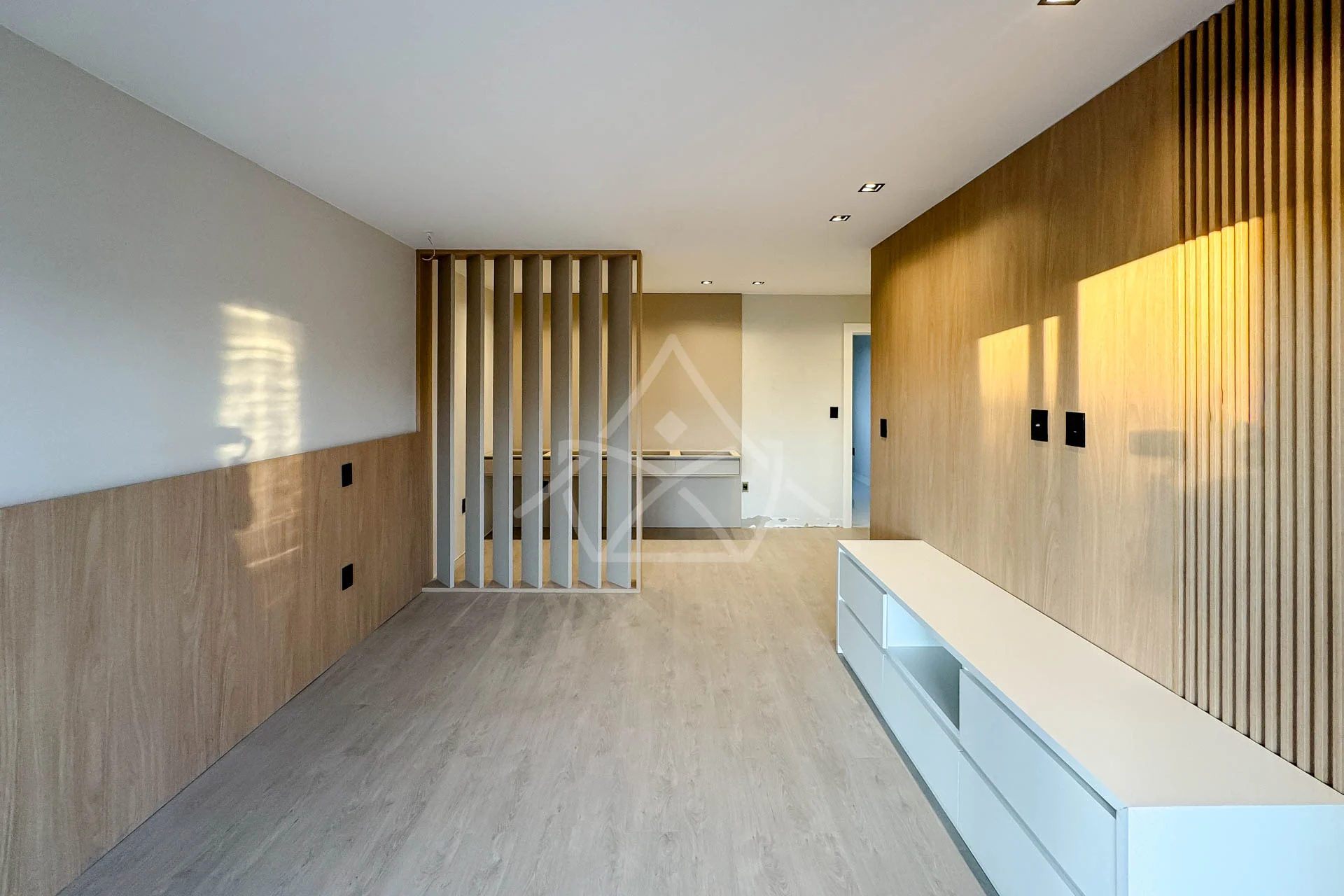 Casa com 3 Suítes à Venda