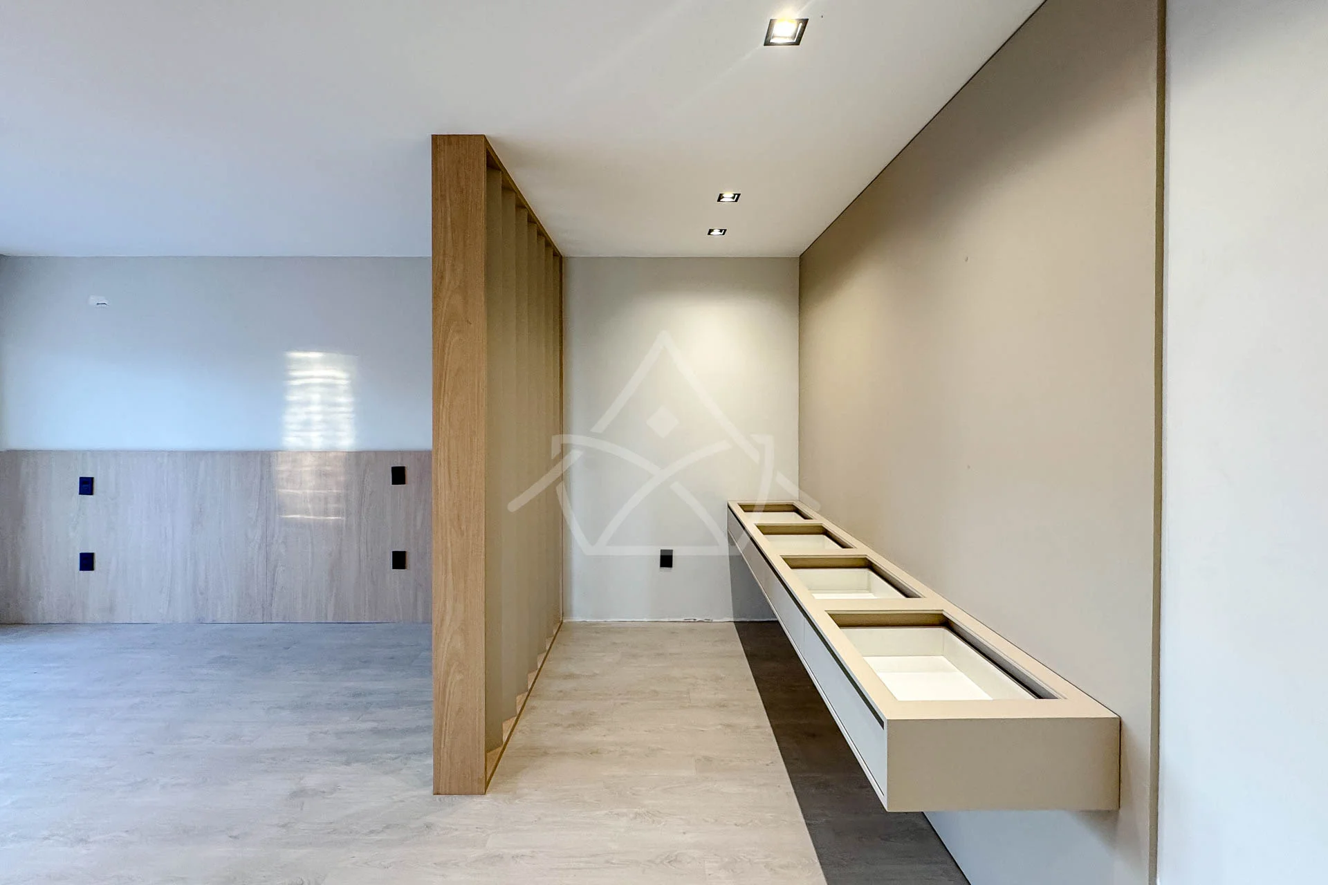 Casa com 3 Suítes à Venda