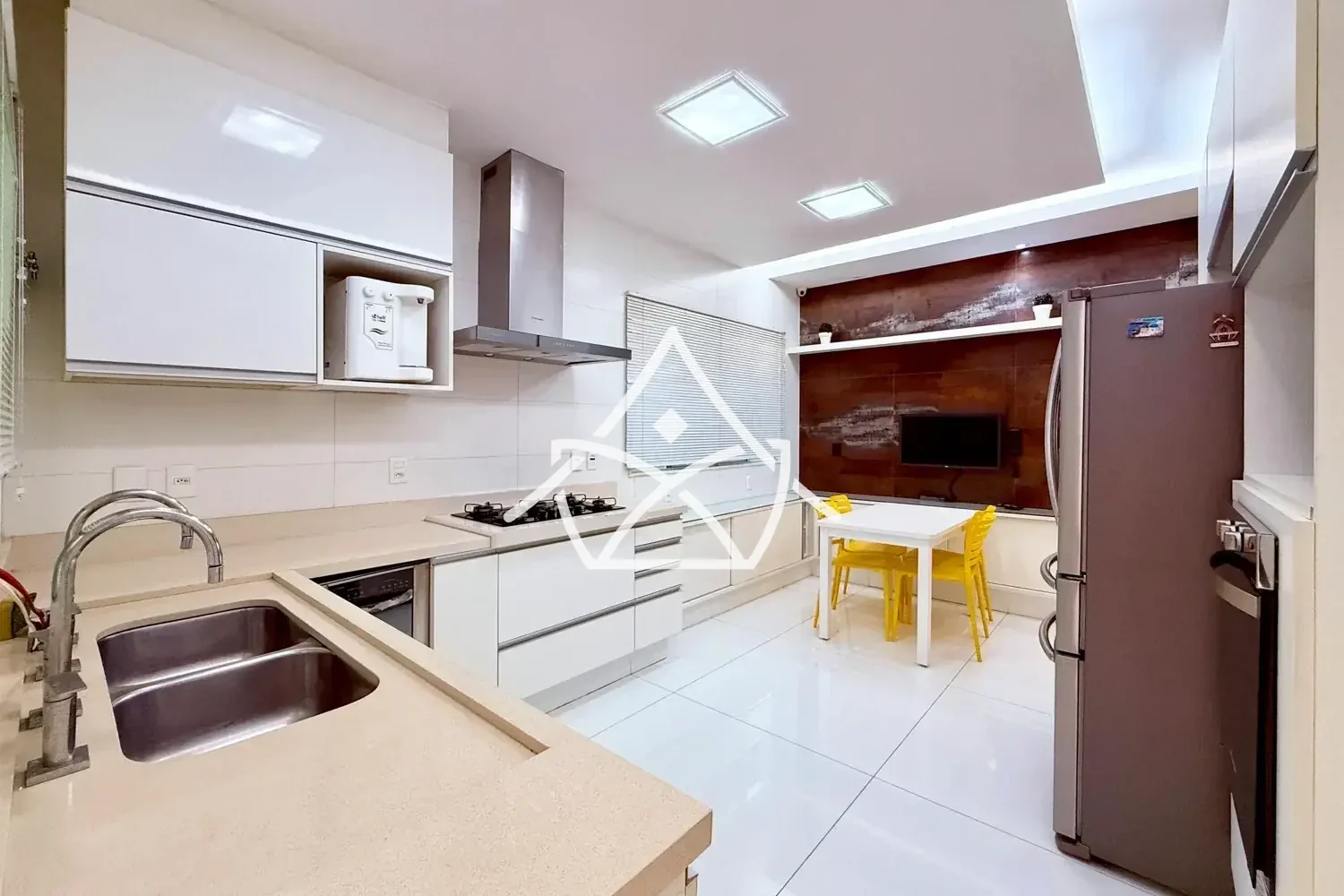 Casa com 6 Suítes à Venda na Barra da Tijuca