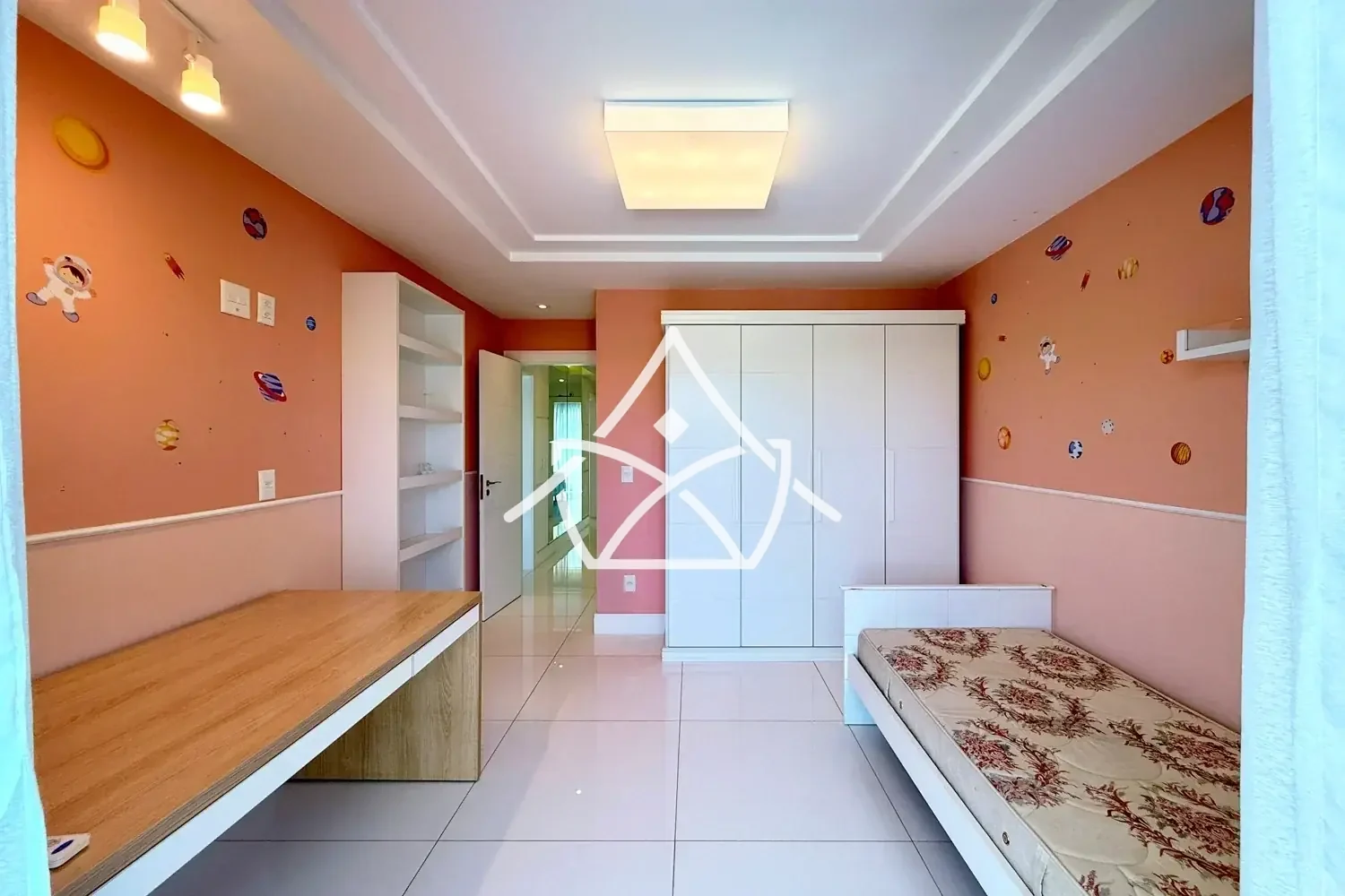 Casa com 6 Suítes à Venda na Barra da Tijuca