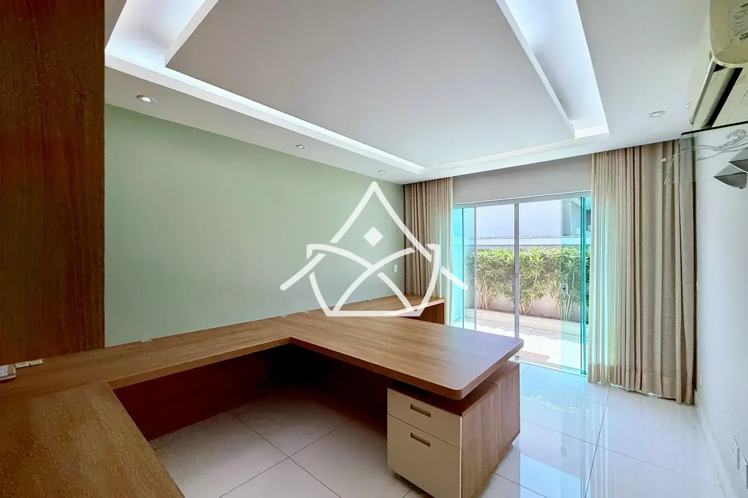 Casa com 6 Suítes à Venda na Barra da Tijuca