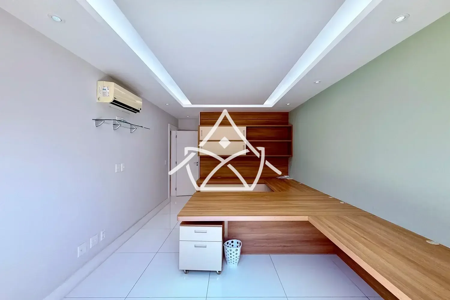 Casa com 6 Suítes à Venda na Barra da Tijuca
