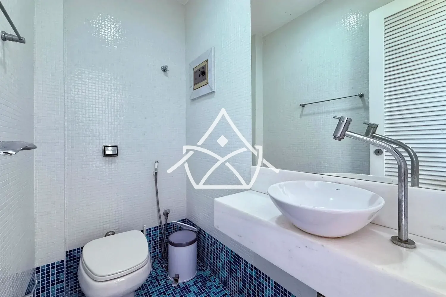 Casa com 6 Suítes à Venda na Barra da Tijuca