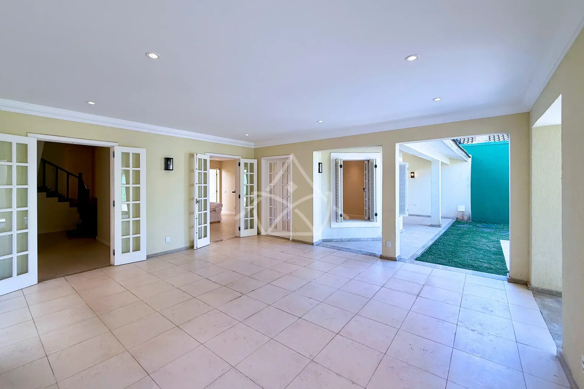 Casa Triplex com Quarto Térreo na Barra da Tijuca