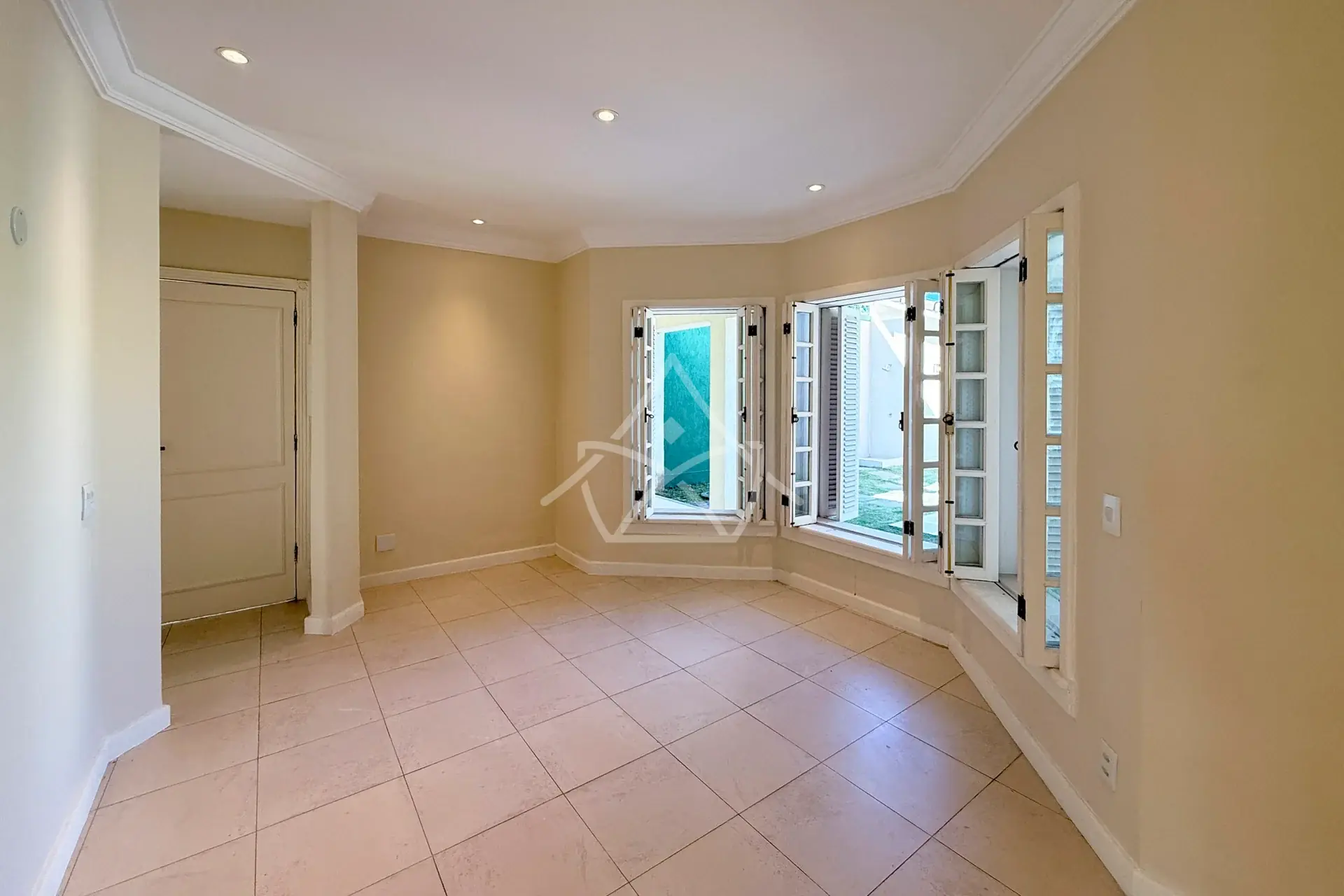Casa Triplex com Quarto Térreo na Barra da Tijuca