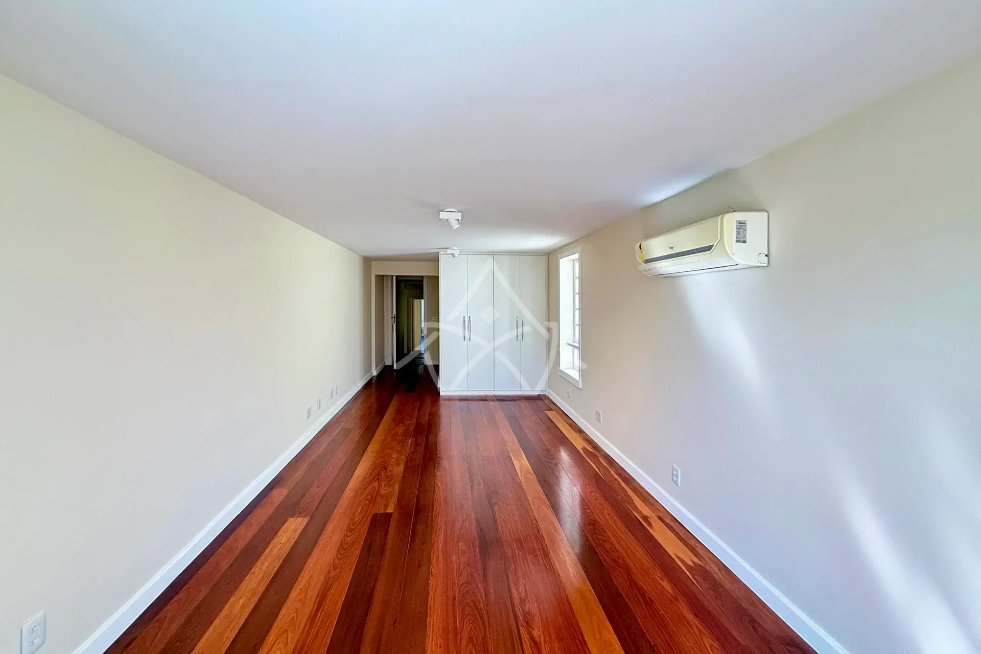 Casa Triplex com Quarto Térreo na Barra da Tijuca