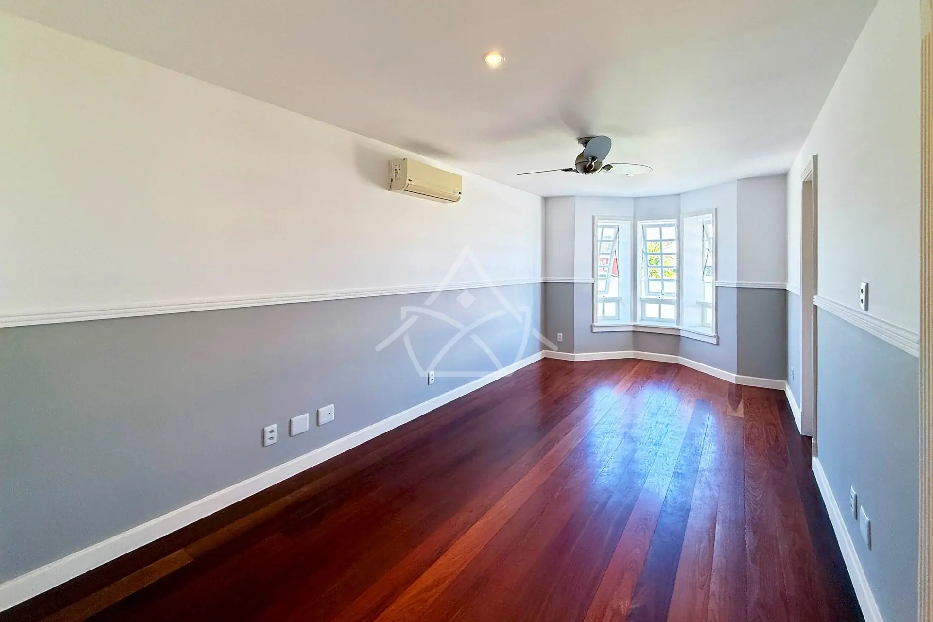 Casa Triplex com Quarto Térreo na Barra da Tijuca