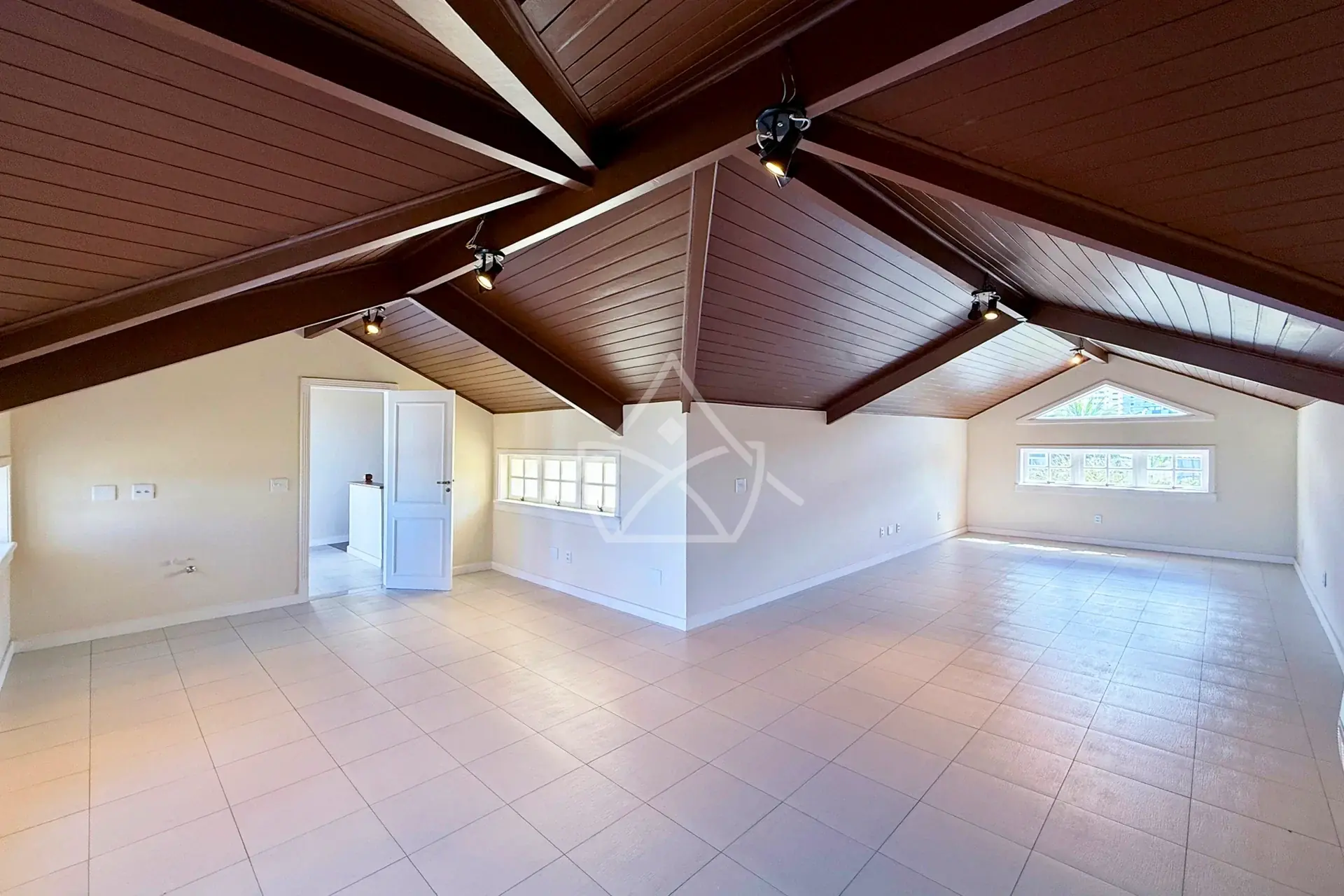 Casa Triplex com Quarto Térreo na Barra da Tijuca