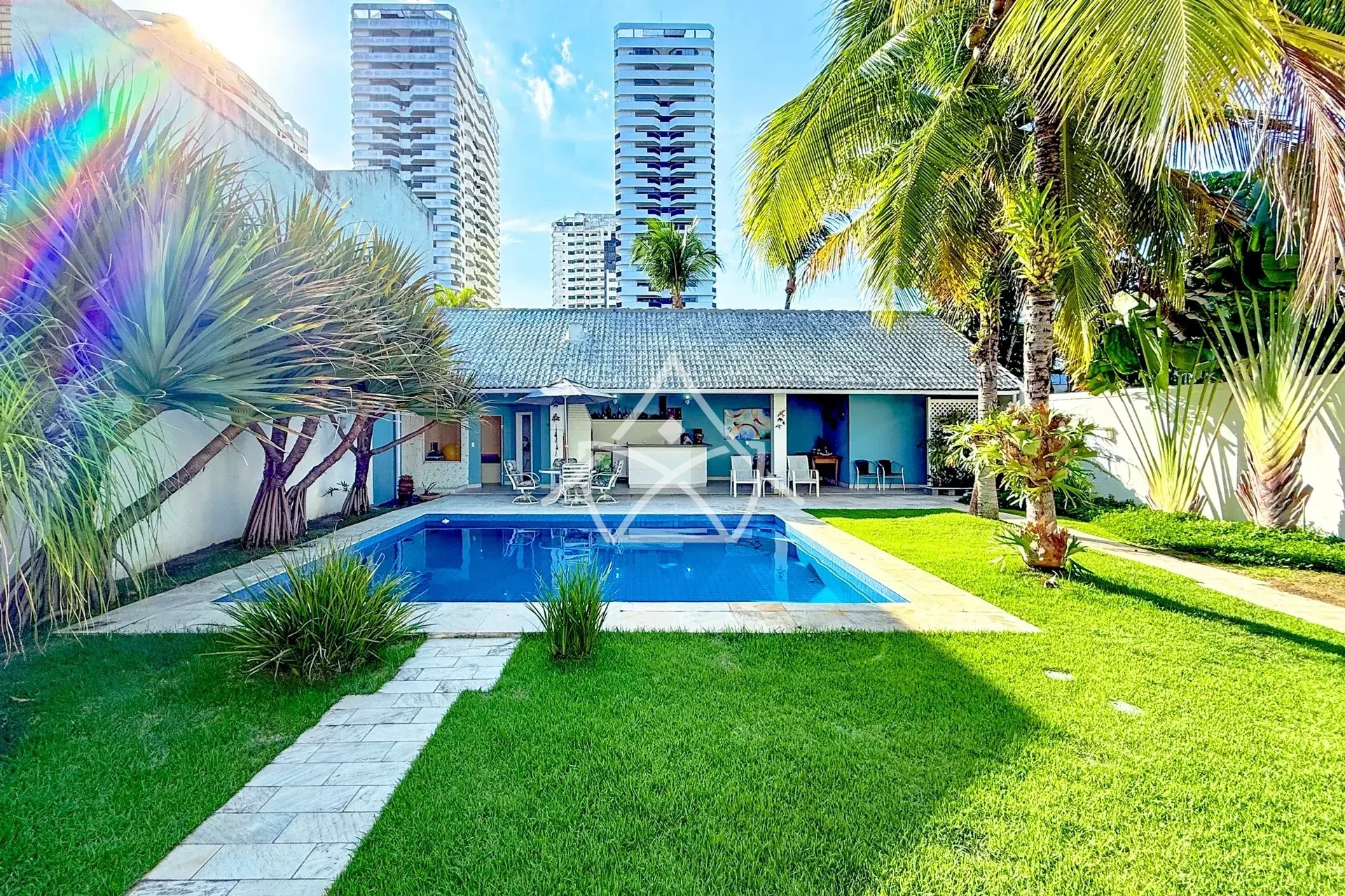 Casa Triplex com Quintal Gramado na Barra da Tijuca