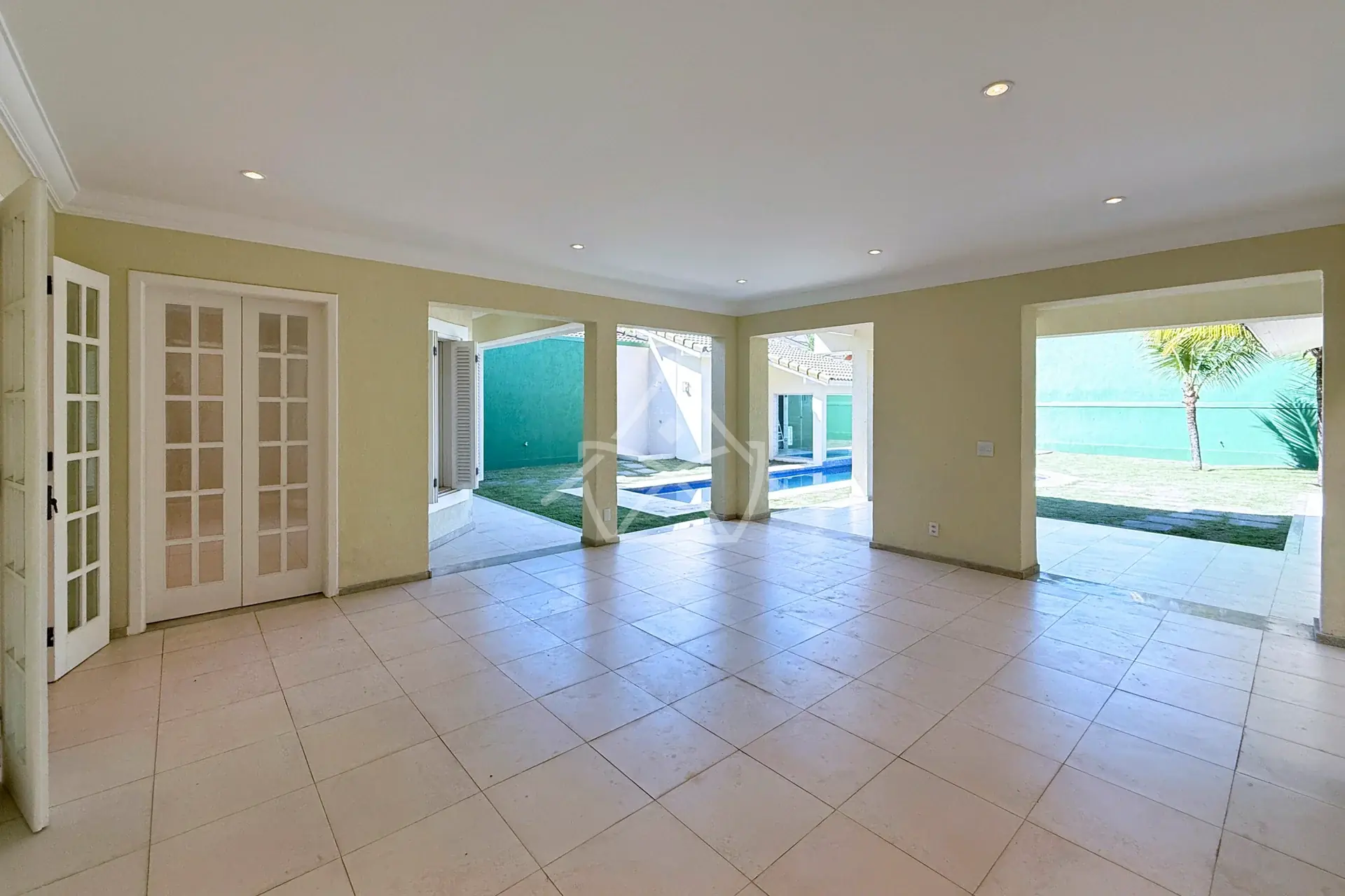 Casa Triplex com Quarto Térreo na Barra da Tijuca