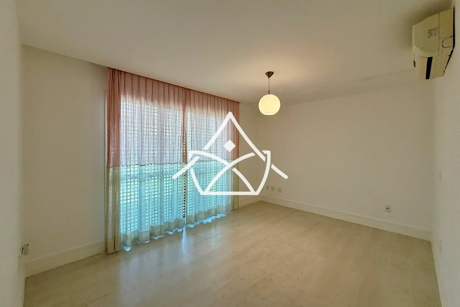 Casa com Adega no Del Lago na Barra da Tijuca